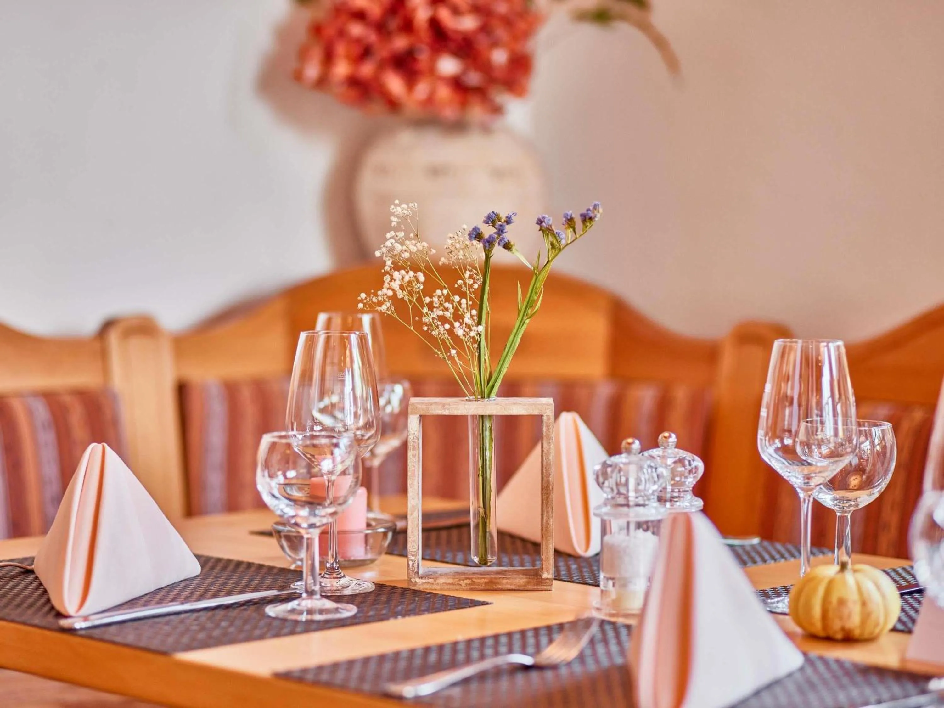 Restaurant/places to eat in Mercure Hotel Bad Duerkheim An Den Salinen