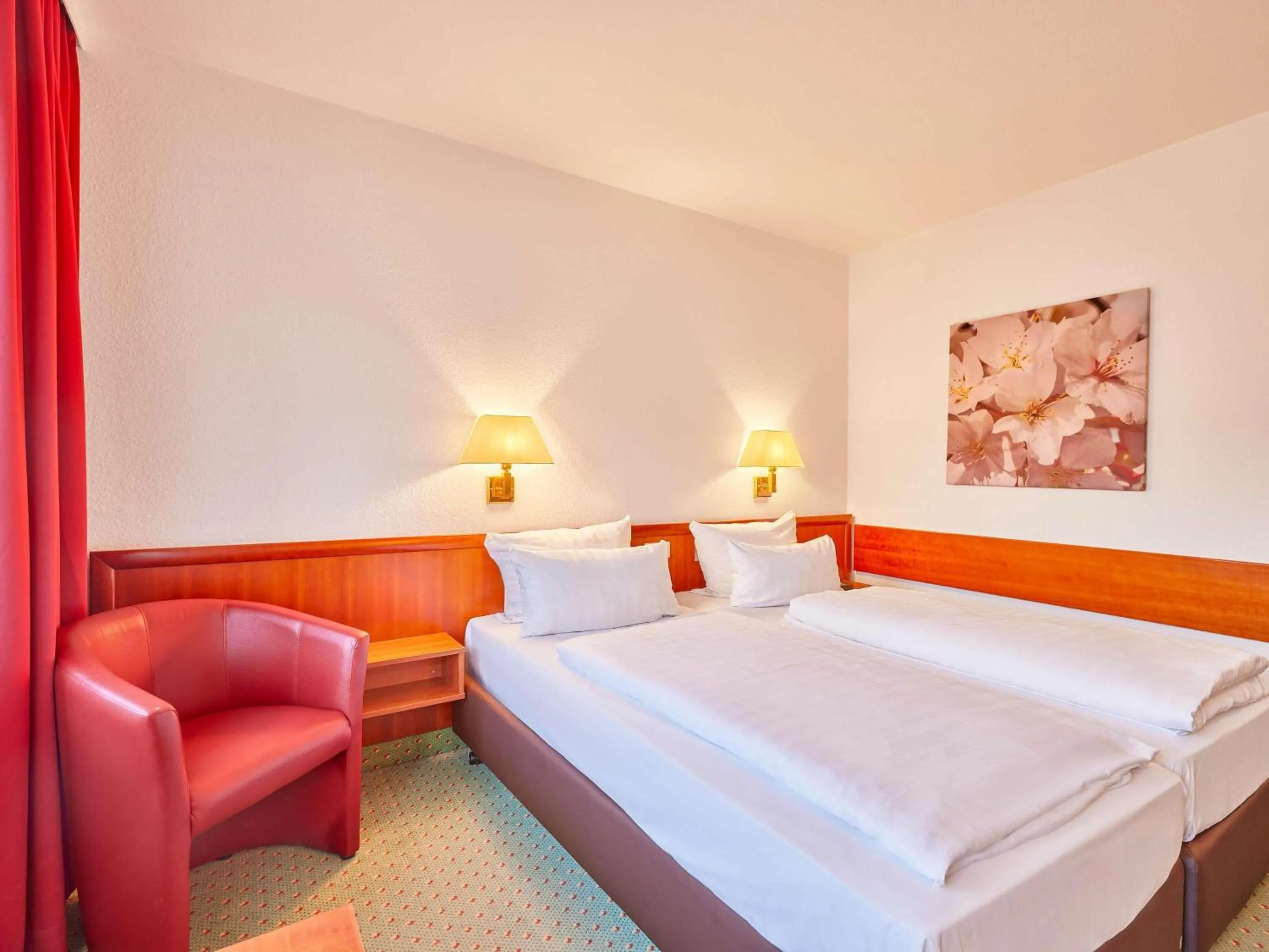 Bedroom, Bed in Mercure Hotel Bad Duerkheim An Den Salinen