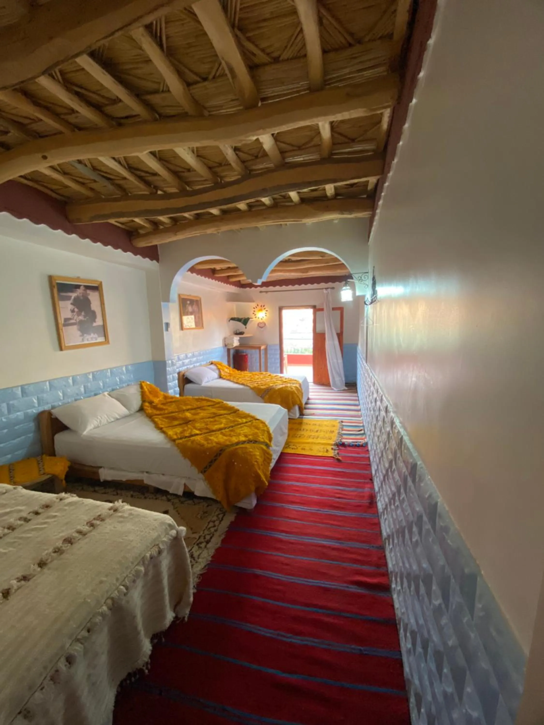 Family Room with Balcony in Maison D'hôte La Vallée Des Figues