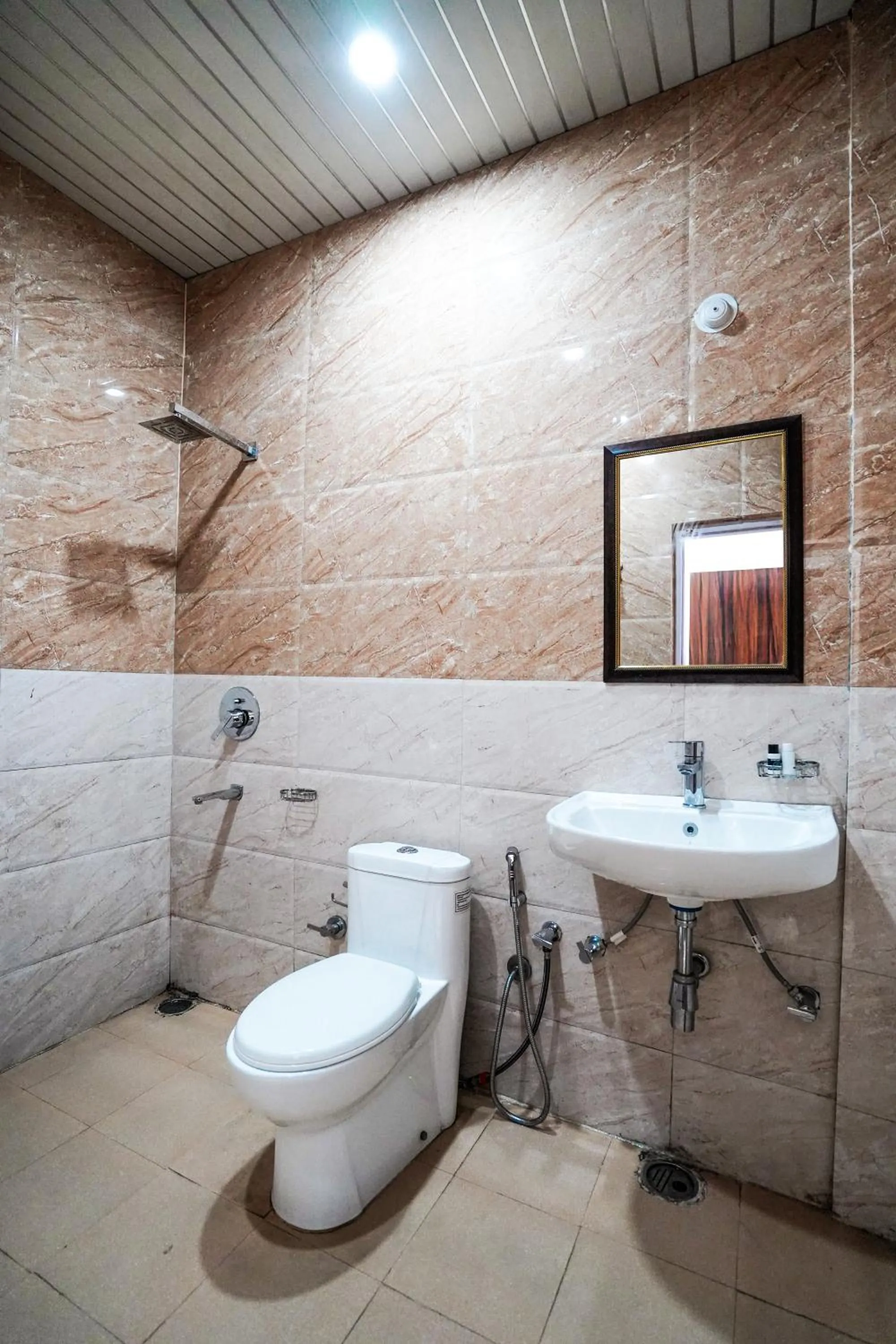 Toilet in The Bunksters Mcleodganj, Dharmkot