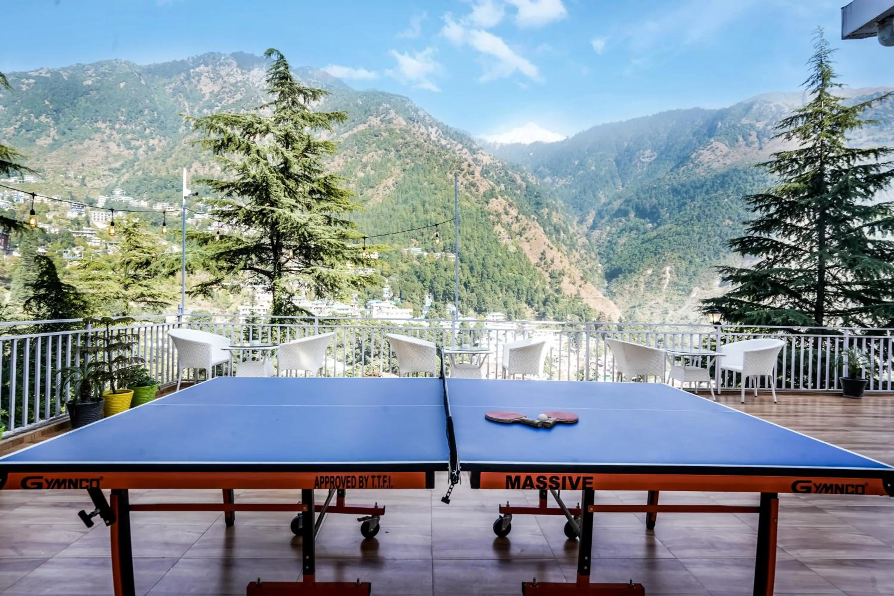 Day in The Bunksters Mcleodganj, Dharmkot