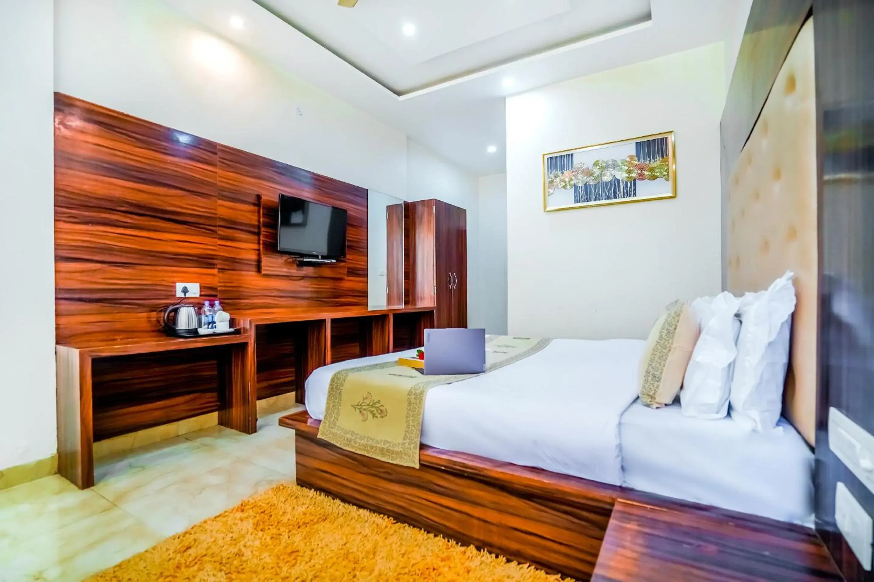 King Room with Mountain View in The Bunksters Mcleodganj, Dharmkot King Room with Mountain View in The Bunksters Mcleodganj, Dharmkot