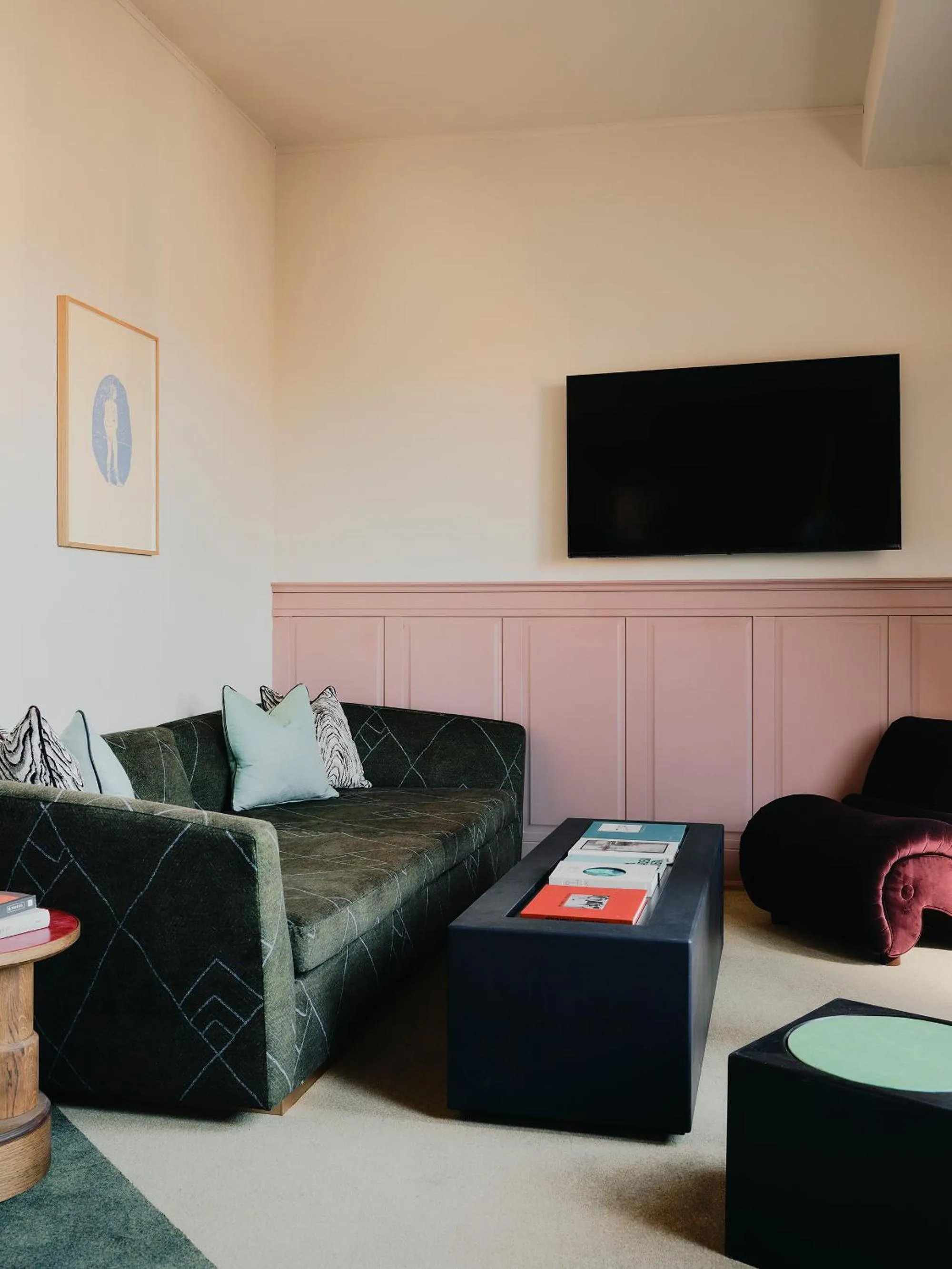 Communal lounge/ TV room in The Dean Berlin