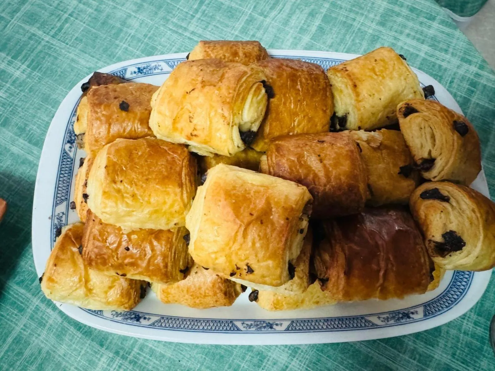 Continental breakfast in Hotel Colmeia