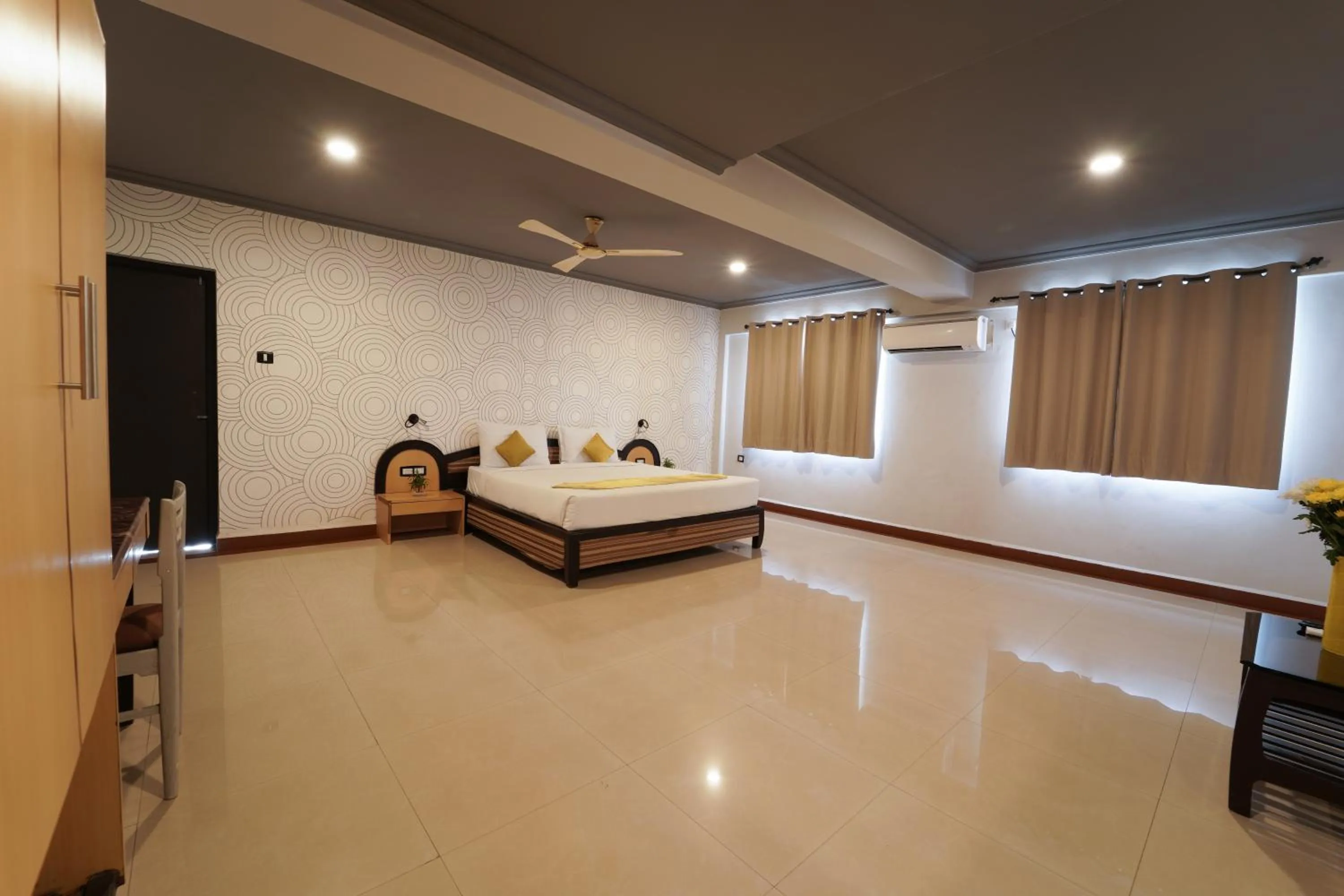 Photo of the whole room, Bed in The Treat Hotel