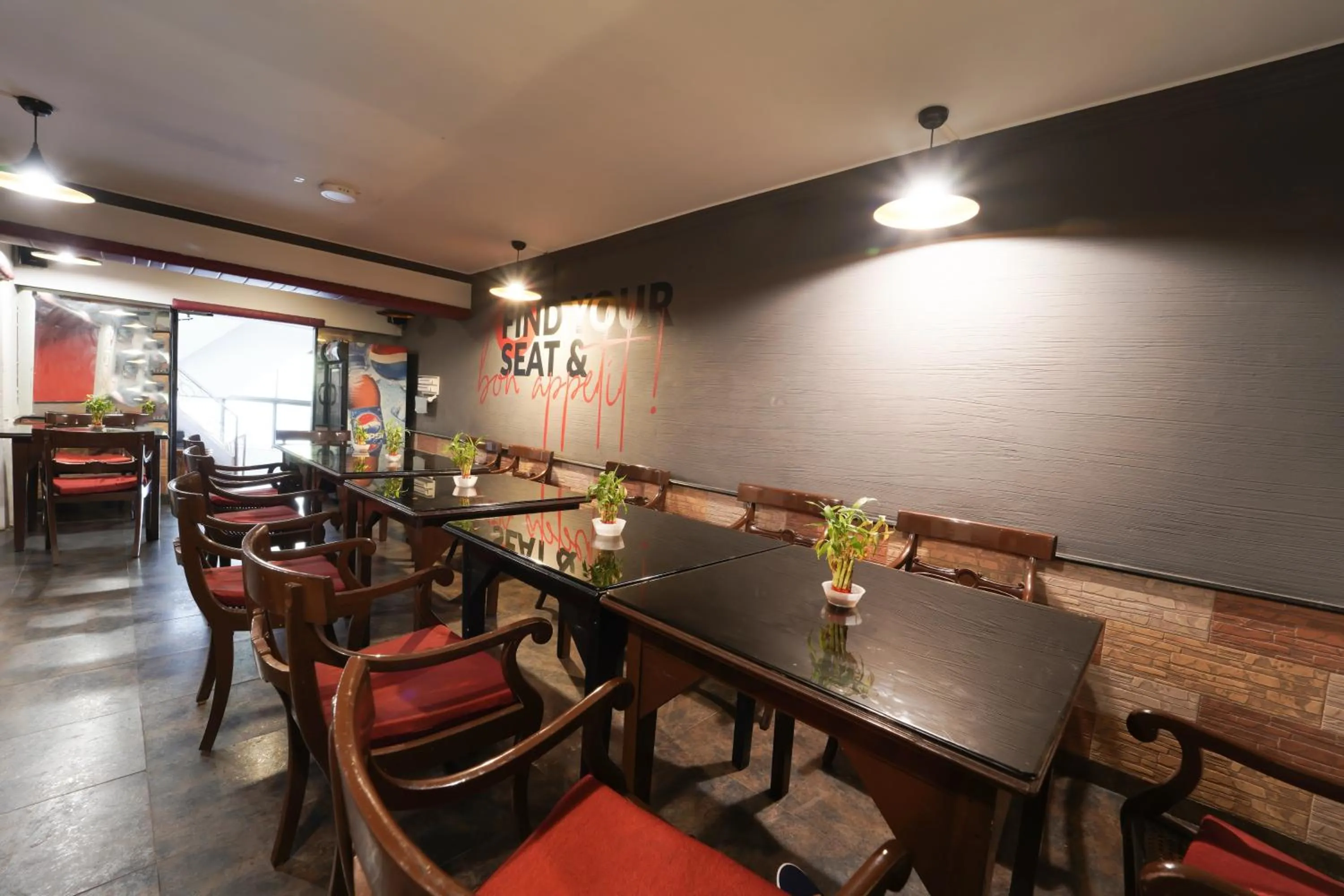 Restaurant/places to eat in The Treat Hotel