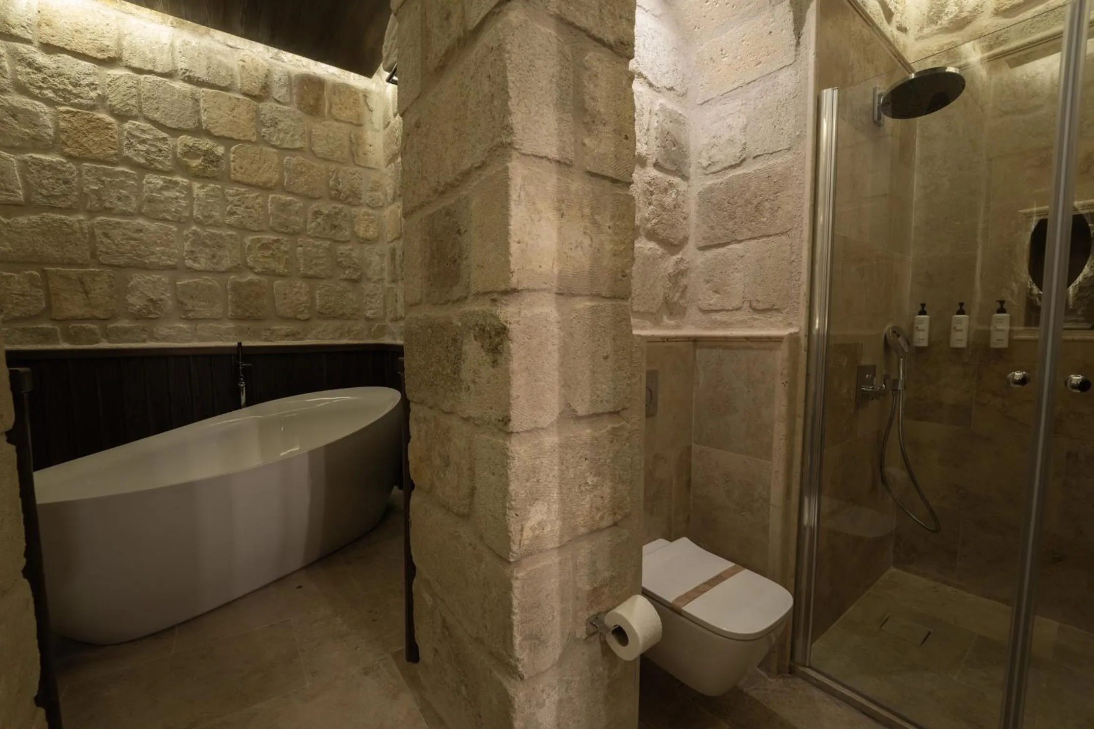 Toilet in Luvi Cave Hotel