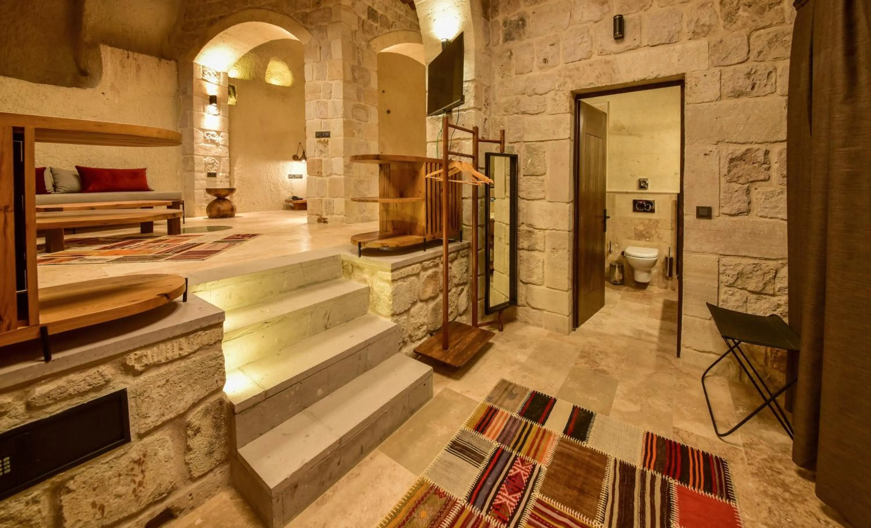 Toilet in Luvi Cave Hotel