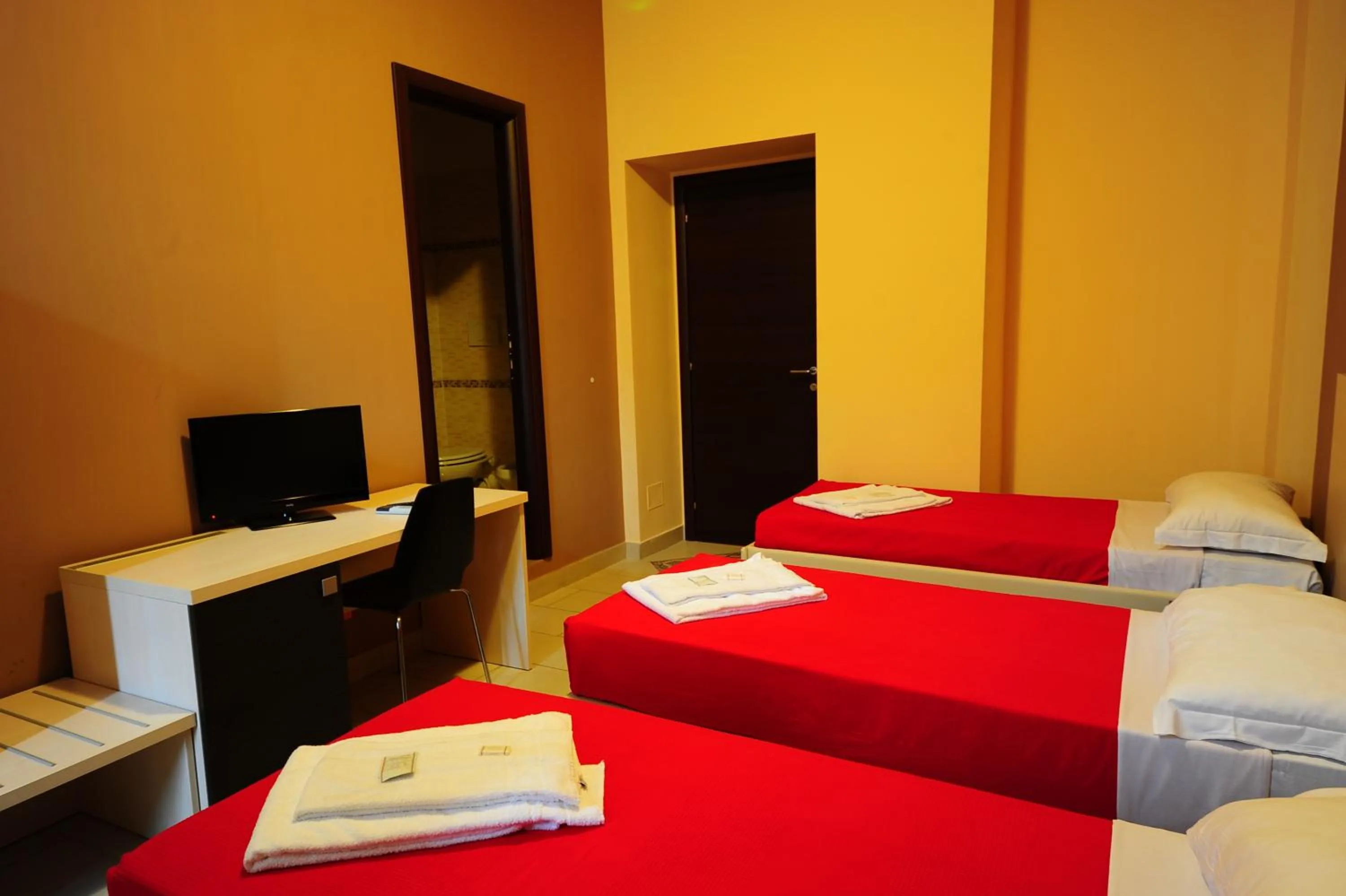 Photo of the whole room, Bed in Hotel Mosaic Central Rome