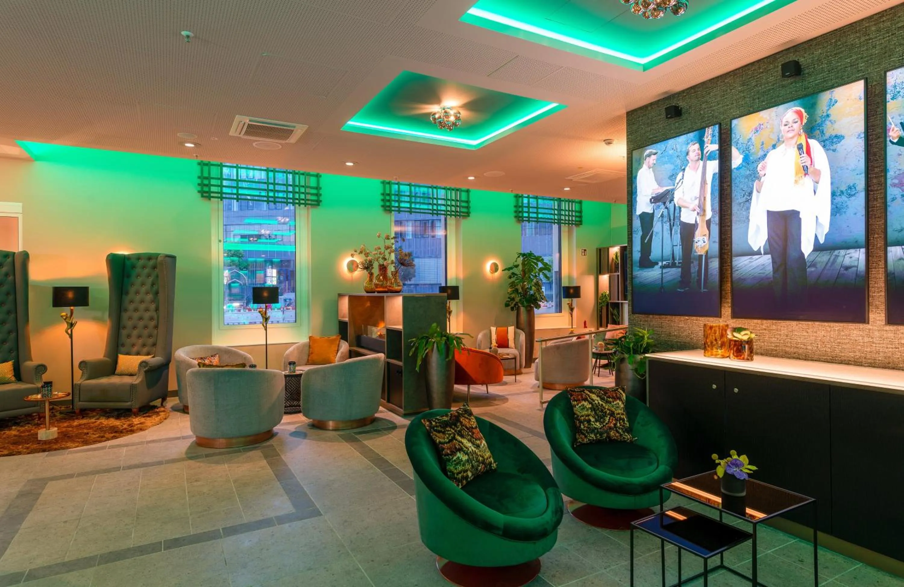 Lobby or reception in Leonardo Royal Hotel Nürnberg