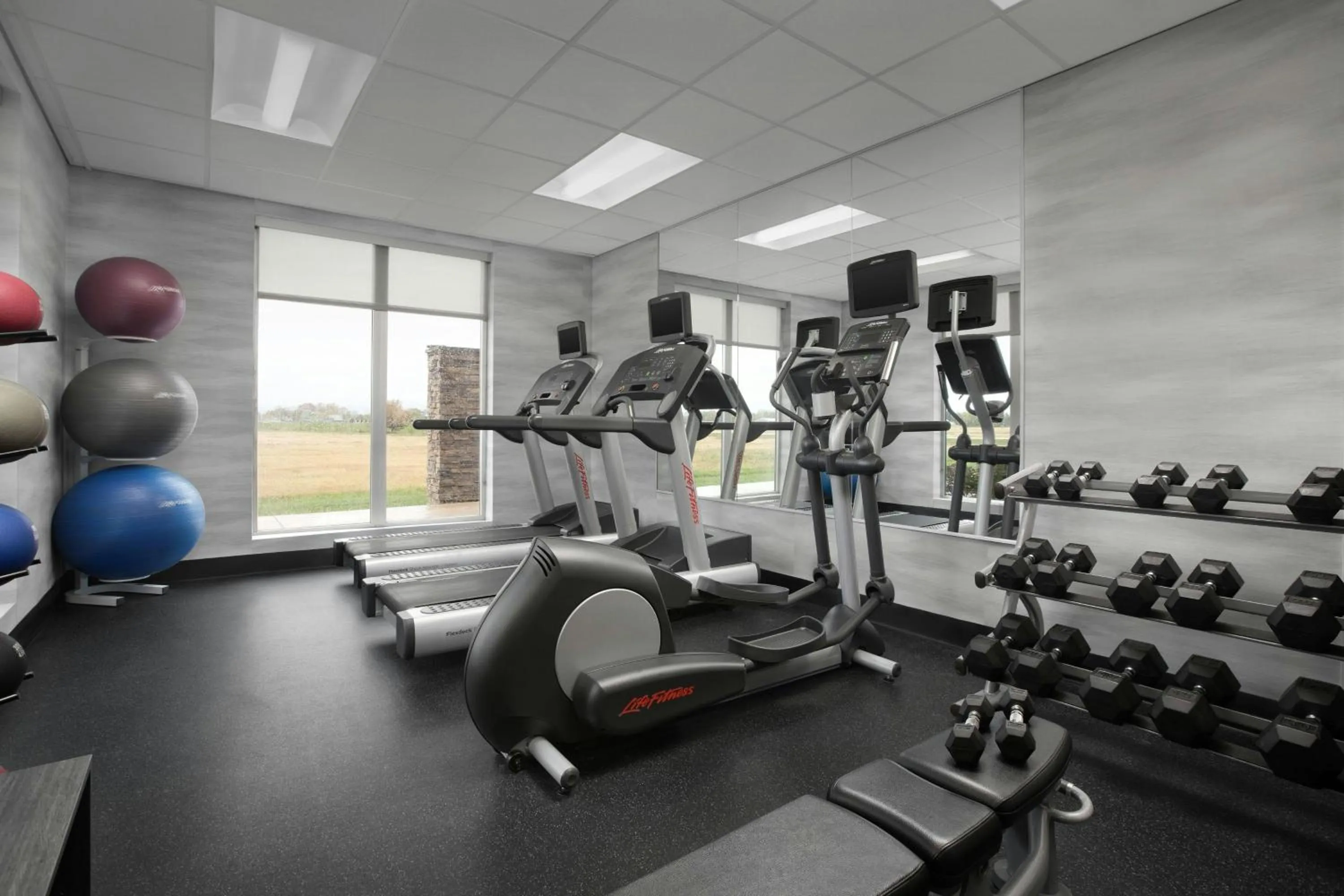 Fitness centre/facilities in Fairfield Inn & Suites by Marriott Jeffersonville I-71