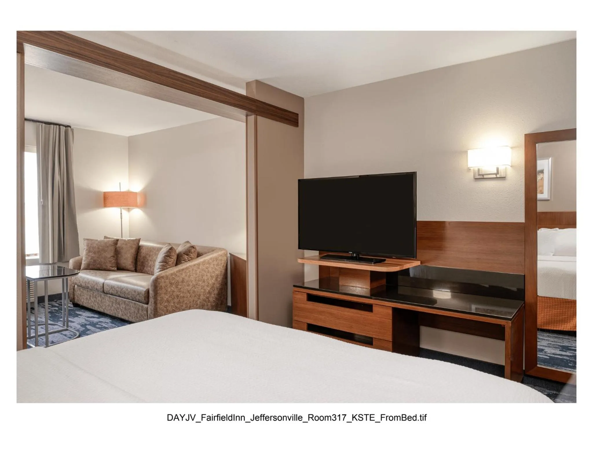 Bed in Fairfield Inn & Suites by Marriott Jeffersonville I-71