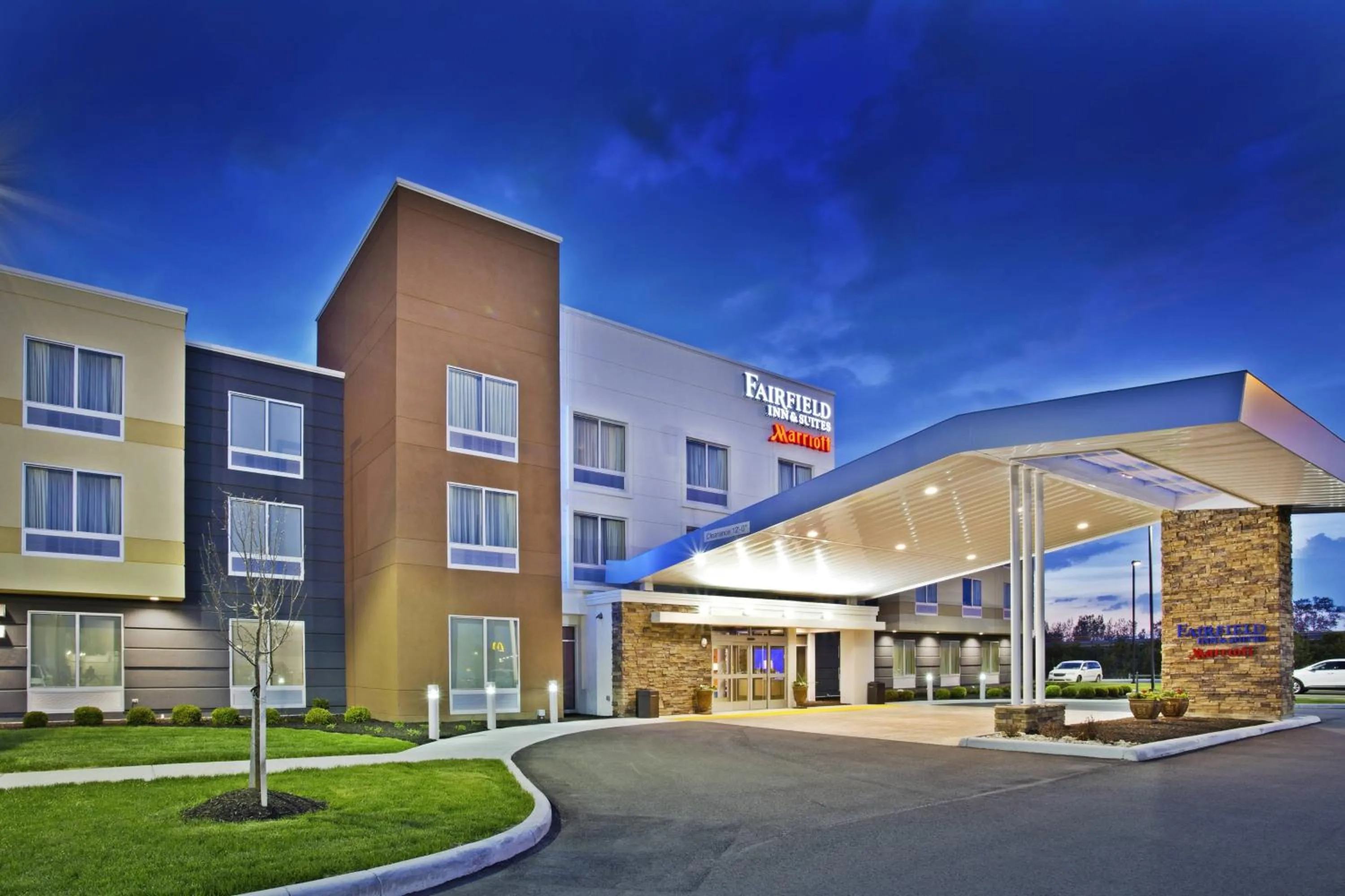 Property building in Fairfield Inn & Suites by Marriott Jeffersonville I-71