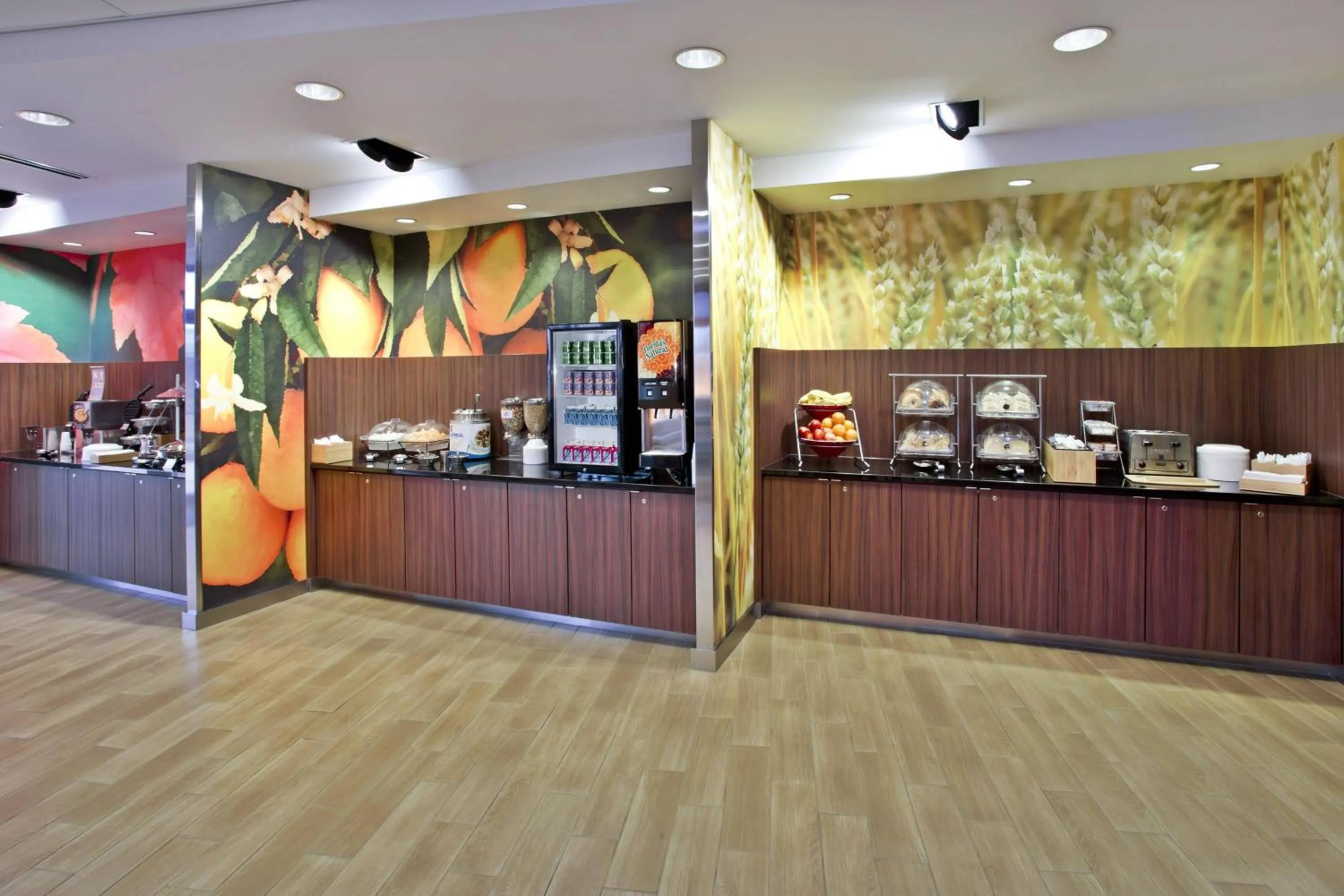 Breakfast in Fairfield Inn & Suites by Marriott Jeffersonville I-71