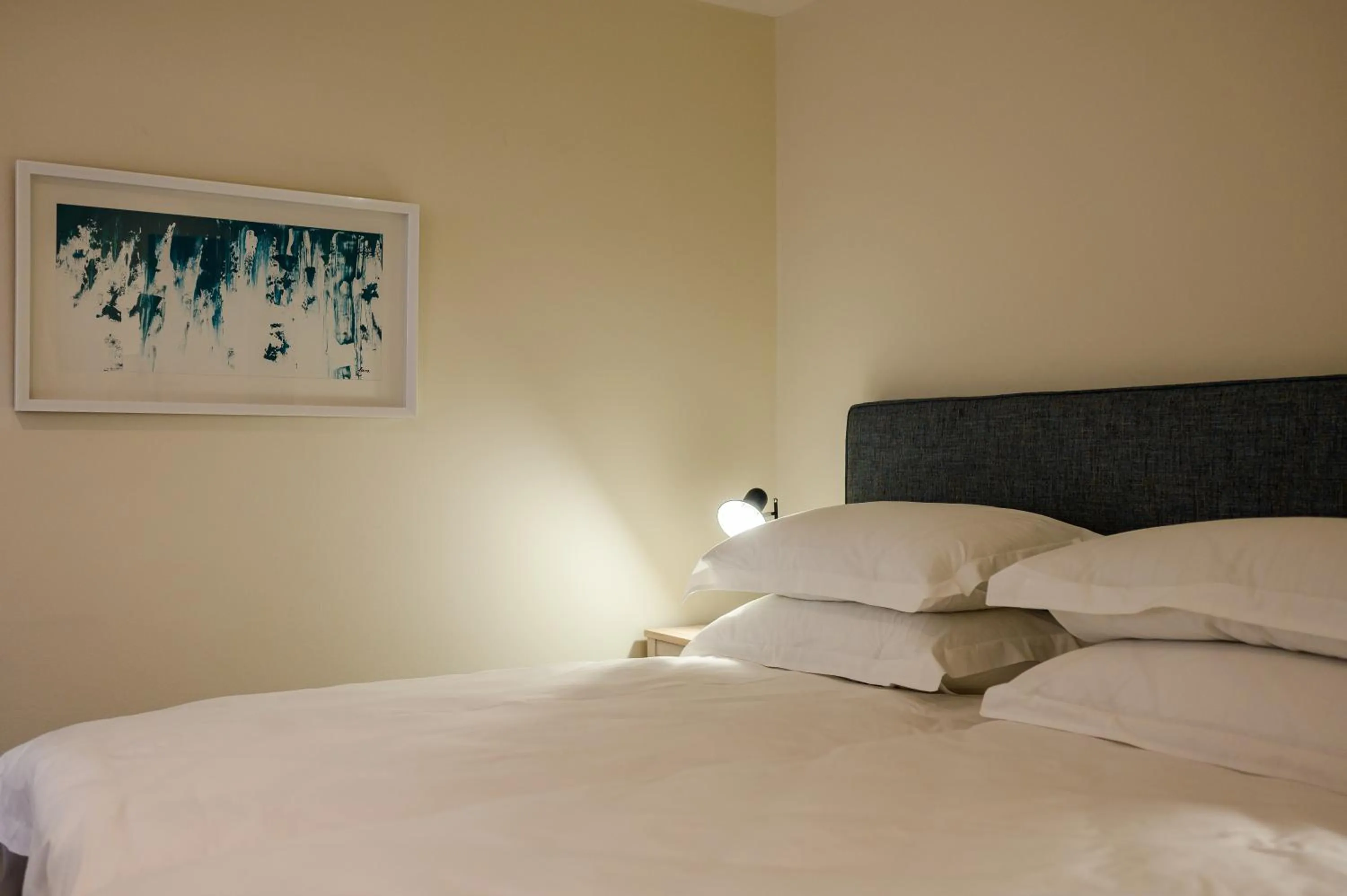Bed in Paxton Luxury Apartments self-catering