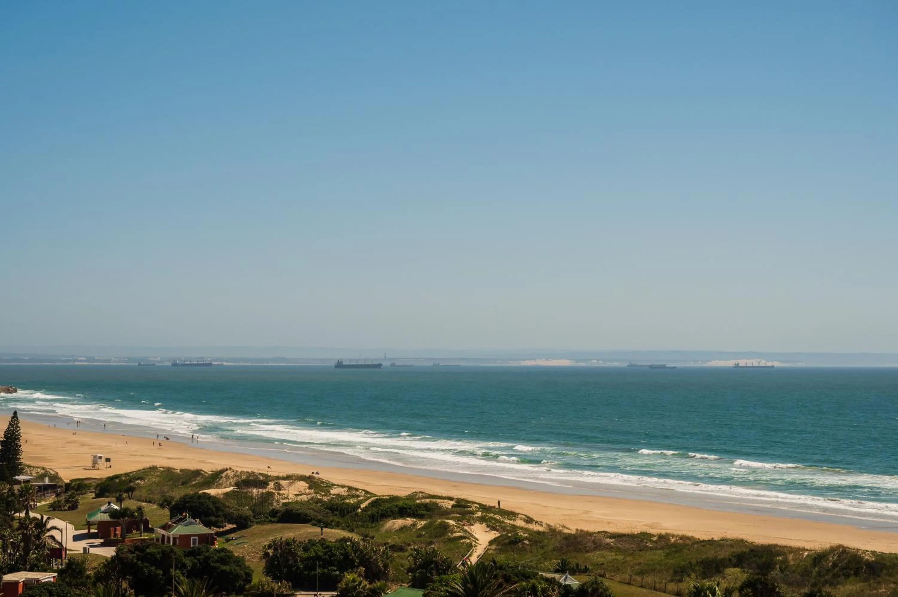 Beach in Paxton Luxury Apartments self-catering