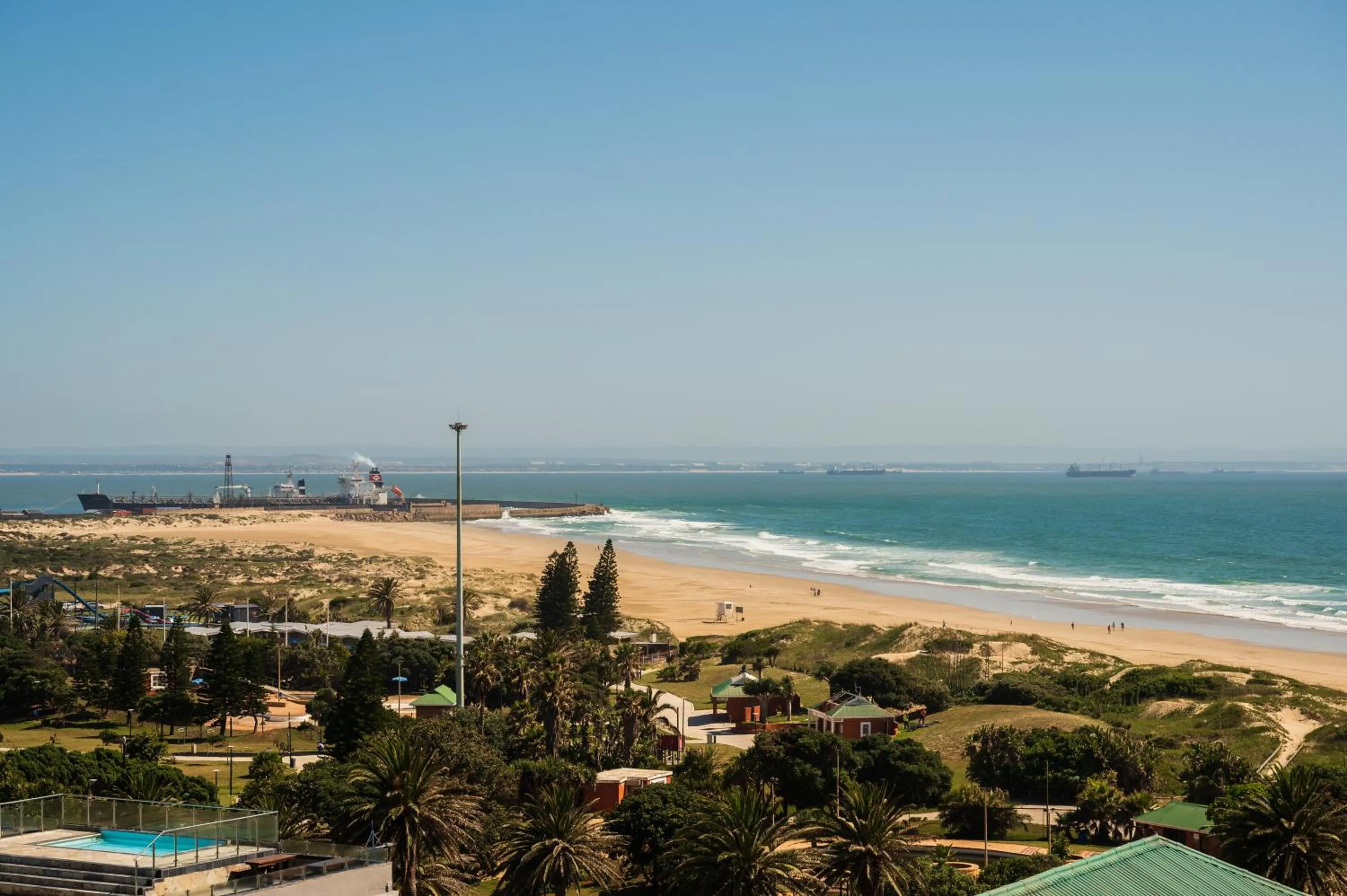 Beach in Paxton Luxury Apartments self-catering