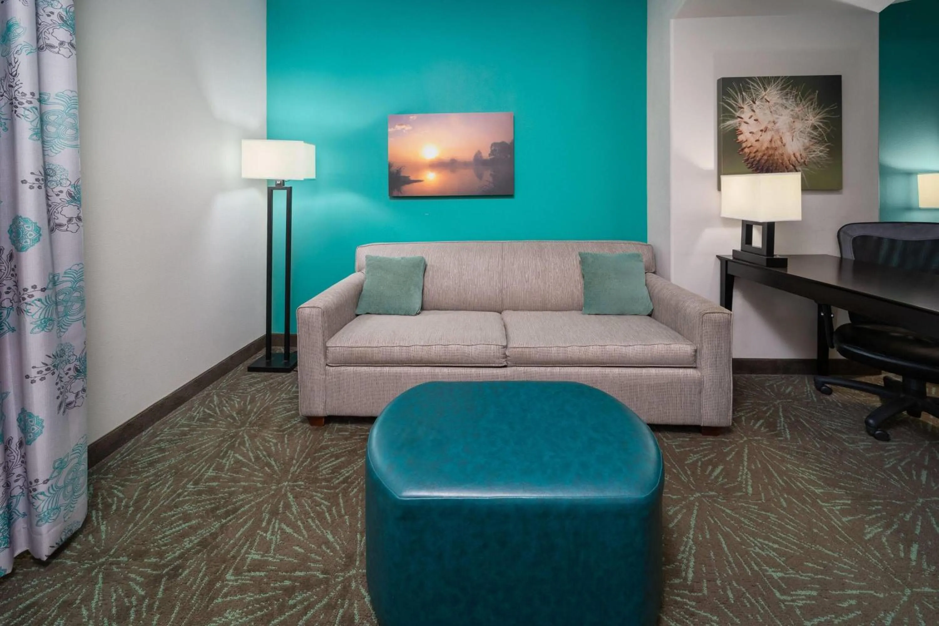 Photo of the whole room in Baymont by Wyndham Andrews TX