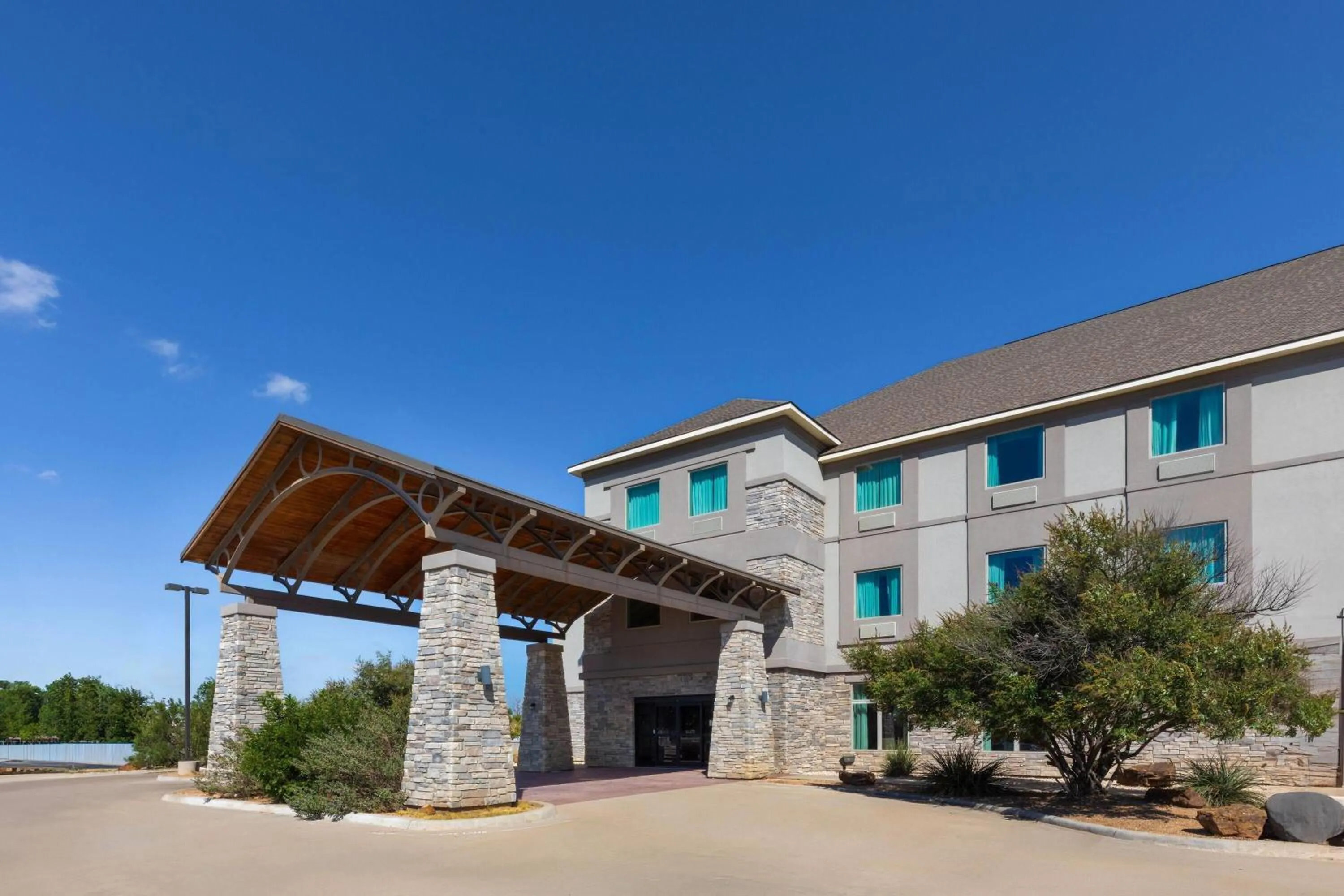 Property building in Baymont by Wyndham Andrews TX