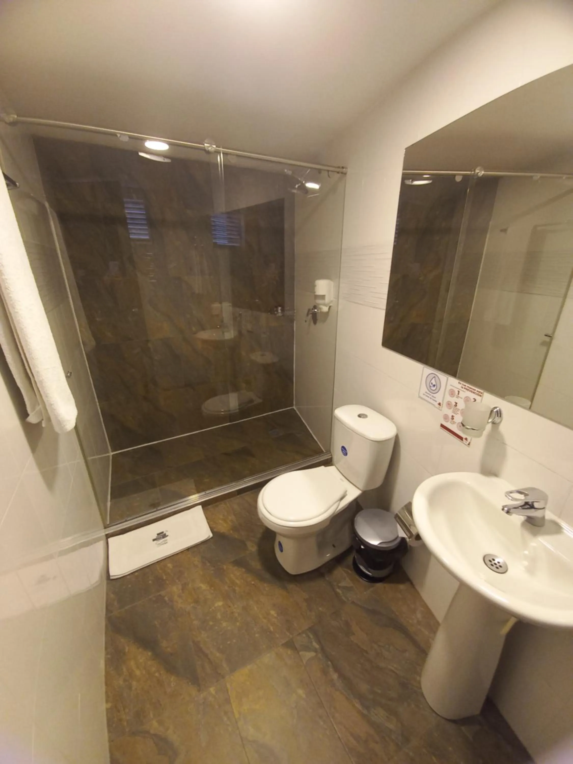 Bathroom in HOTEL SANTORI