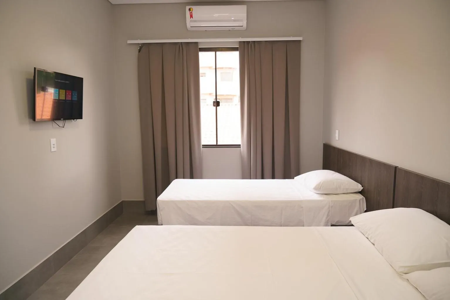 Bedroom, Bed in Vila Castelo Residencial no Centro de Foz