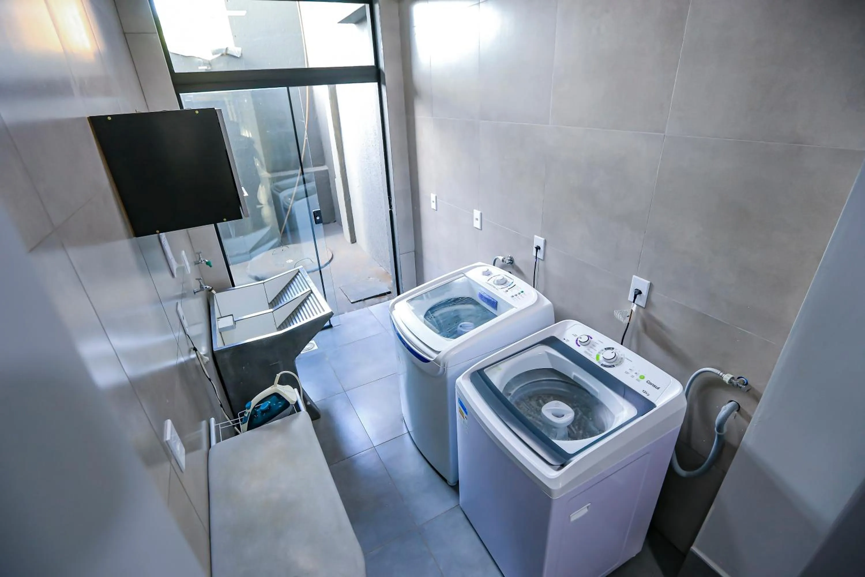 laundry in Vila Castelo Residencial no Centro de Foz