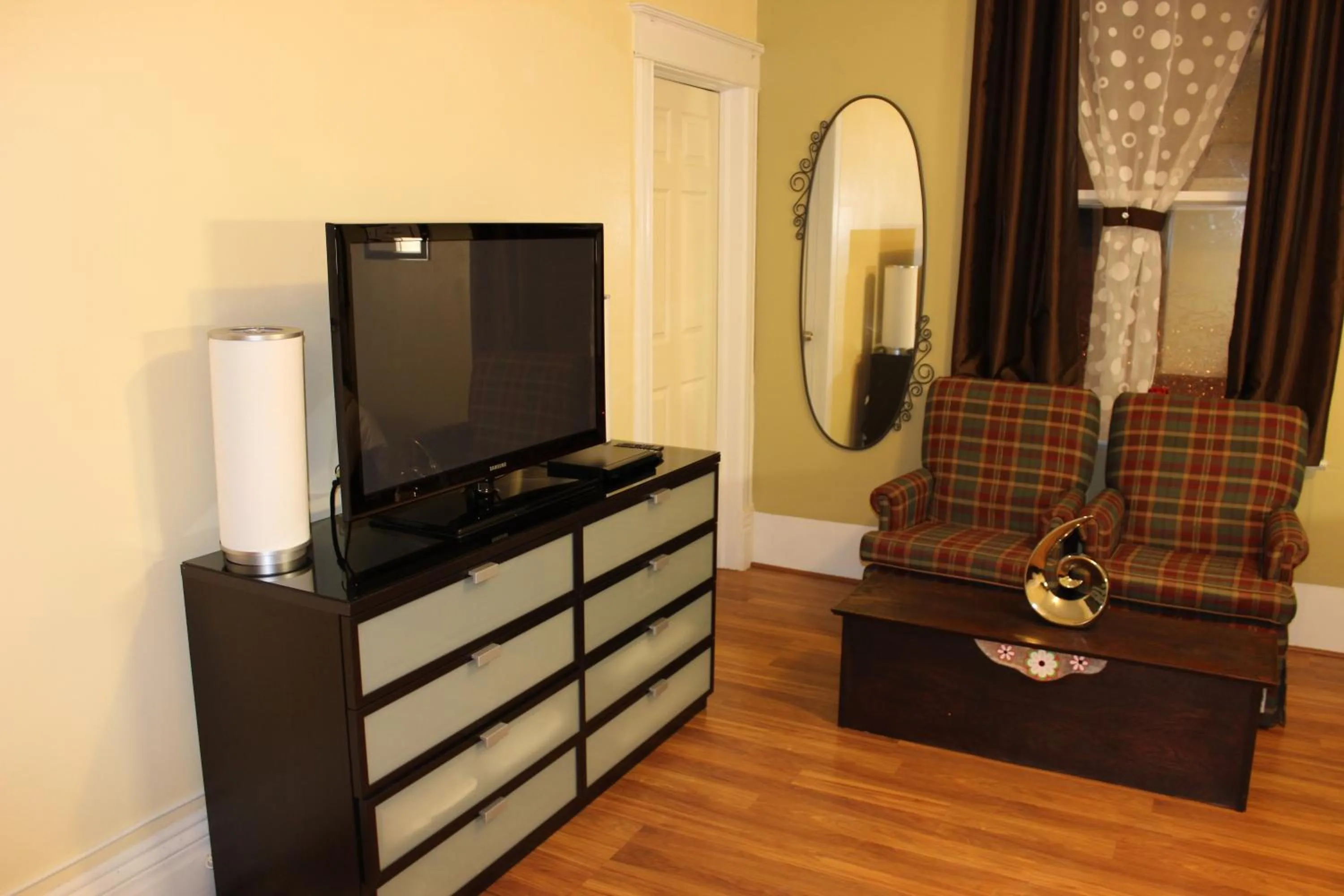 TV and multimedia in Koreana in Decorah