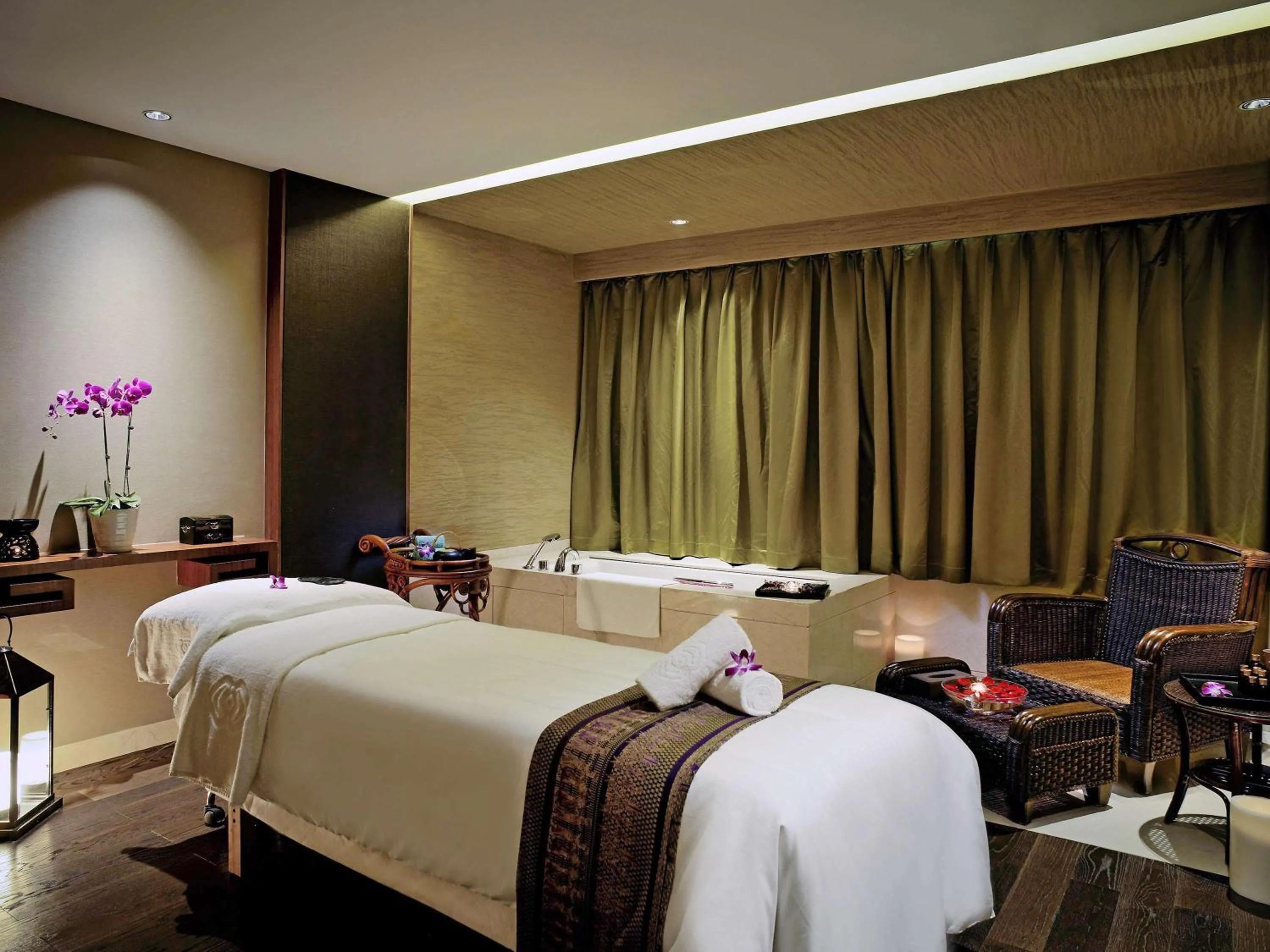 Spa and wellness centre/facilities in Sofitel Hangzhou Westlake - Few steps to West Lake, with panoramic lake view terrace