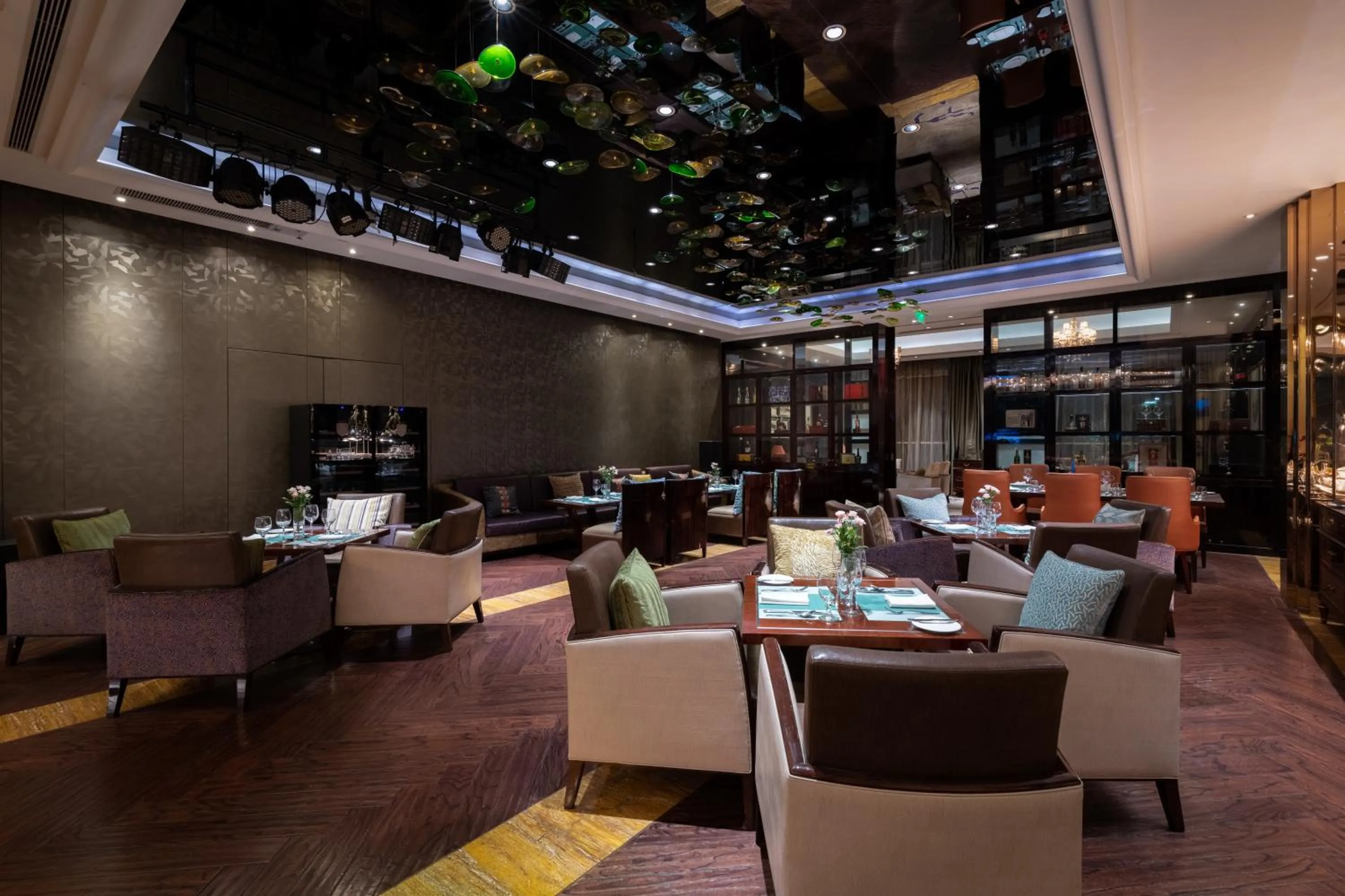 Restaurant/places to eat in Sofitel Hangzhou Westlake - Few steps to West Lake, with panoramic lake view terrace