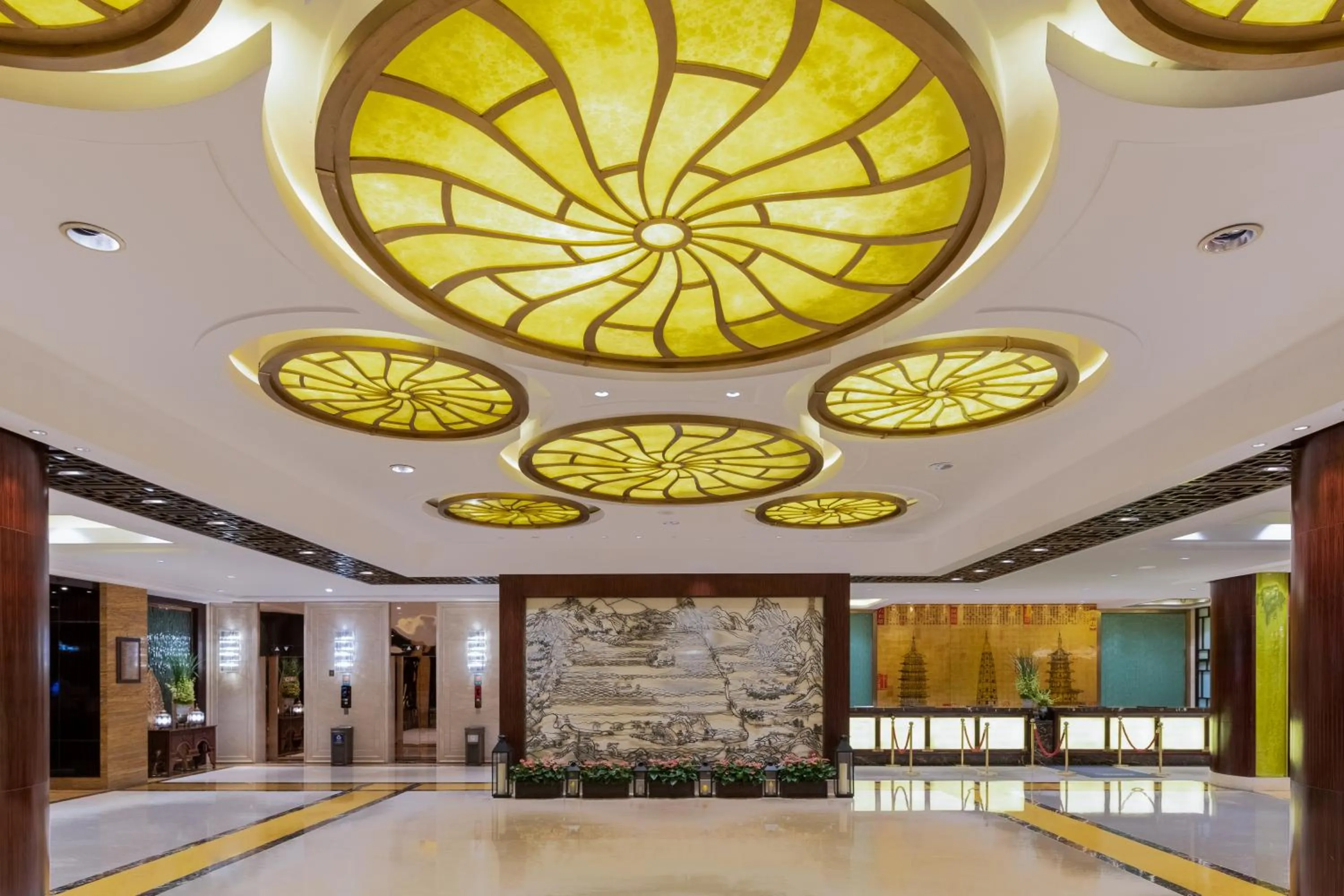 Lobby or reception in Sofitel Hangzhou Westlake - Few steps to West Lake, with panoramic lake view terrace