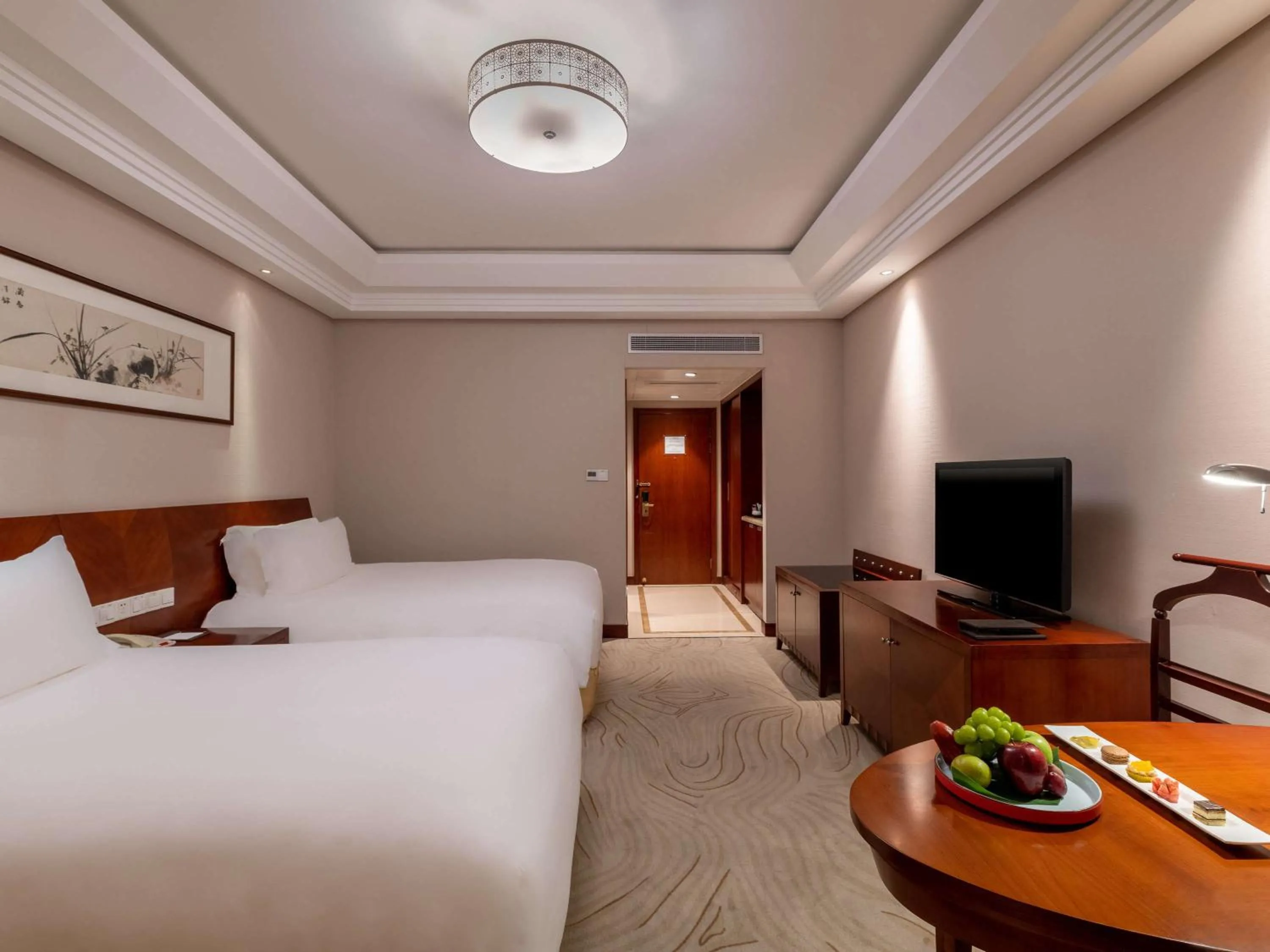 Bedroom, Bed in Sofitel Hangzhou Westlake - Few steps to West Lake, with panoramic lake view terrace