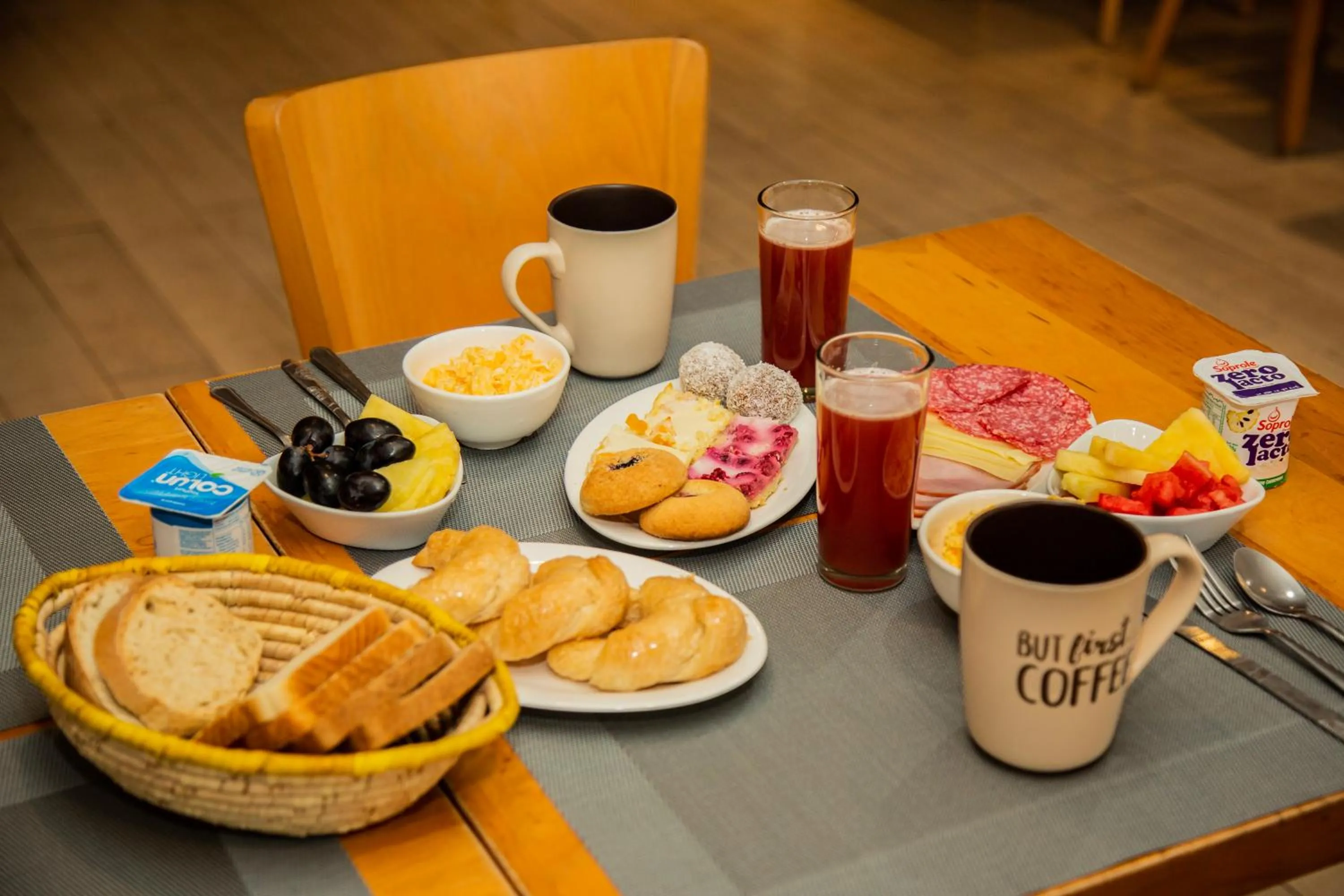 Breakfast in Hotel Inti Kuyen Plaza
