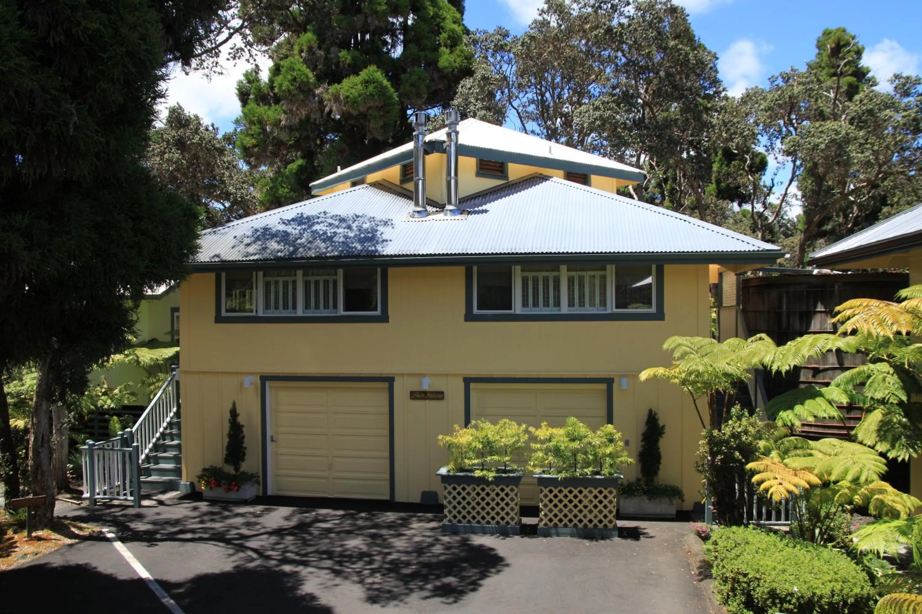 Property building in Kilauea Lodge and Restaurant