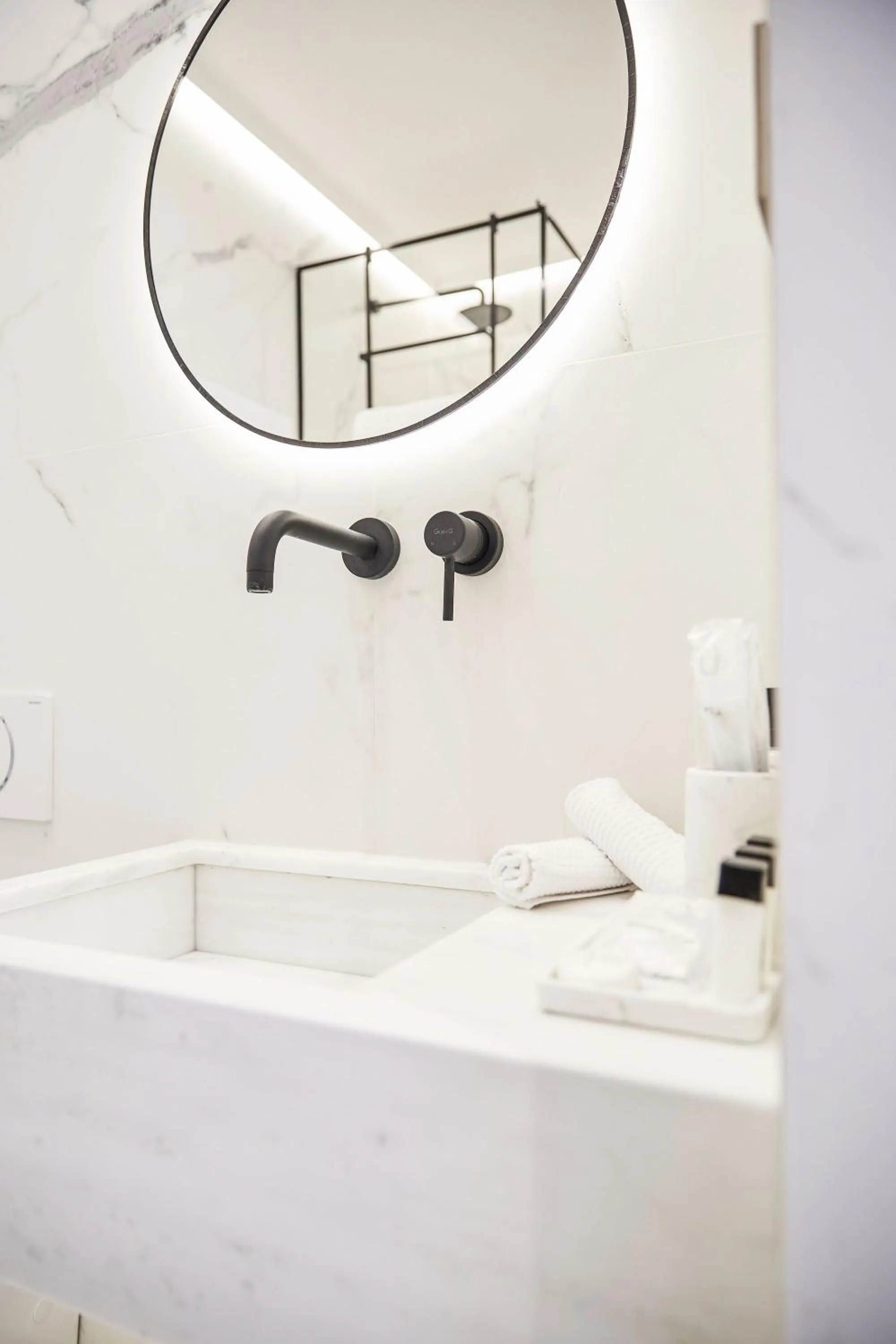 Bathroom in Hotel ONIRO - Luxury Rooms & Wellness Suites