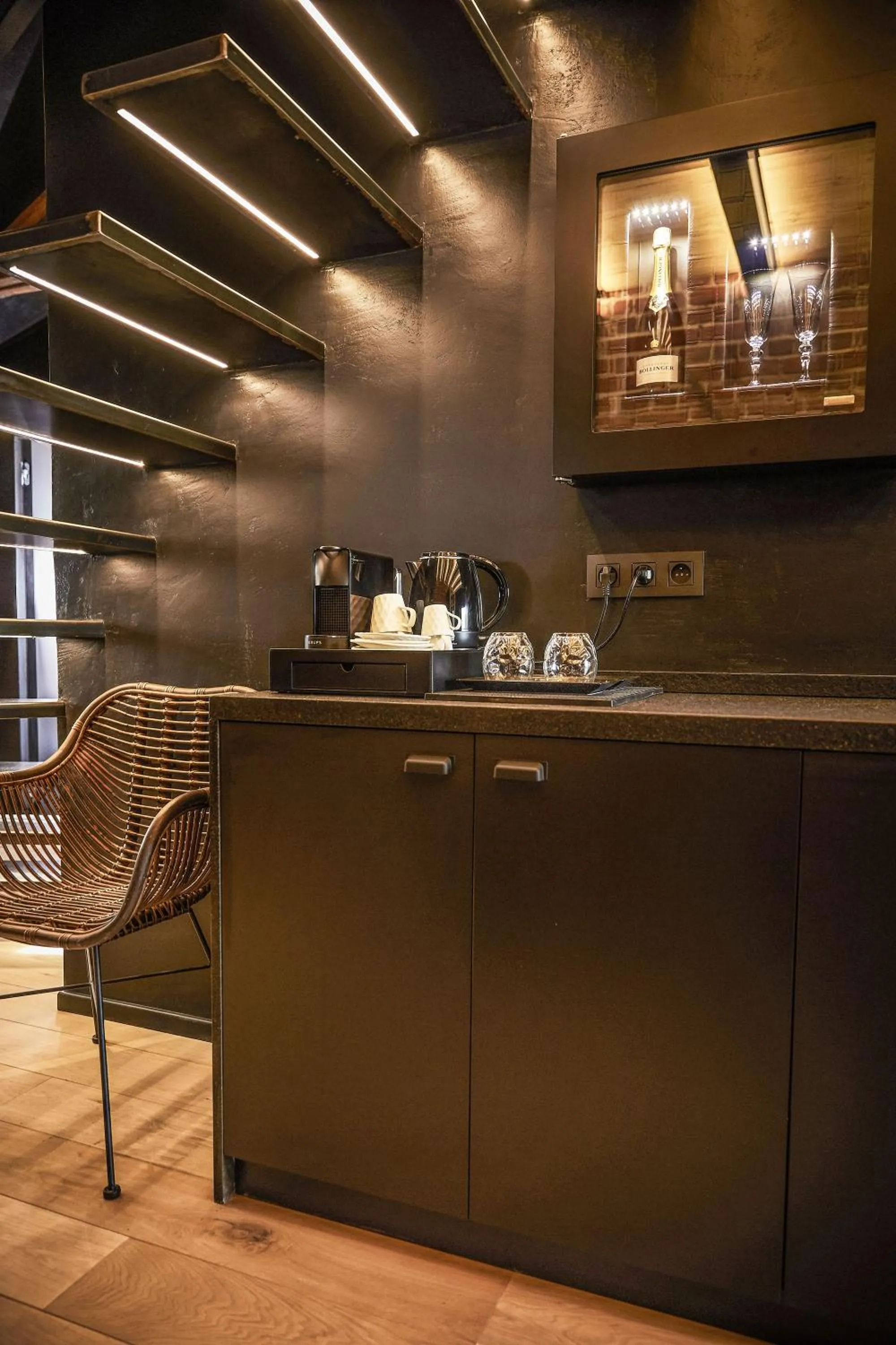 Coffee/tea facilities in Hotel ONIRO - Luxury Rooms & Wellness Suites