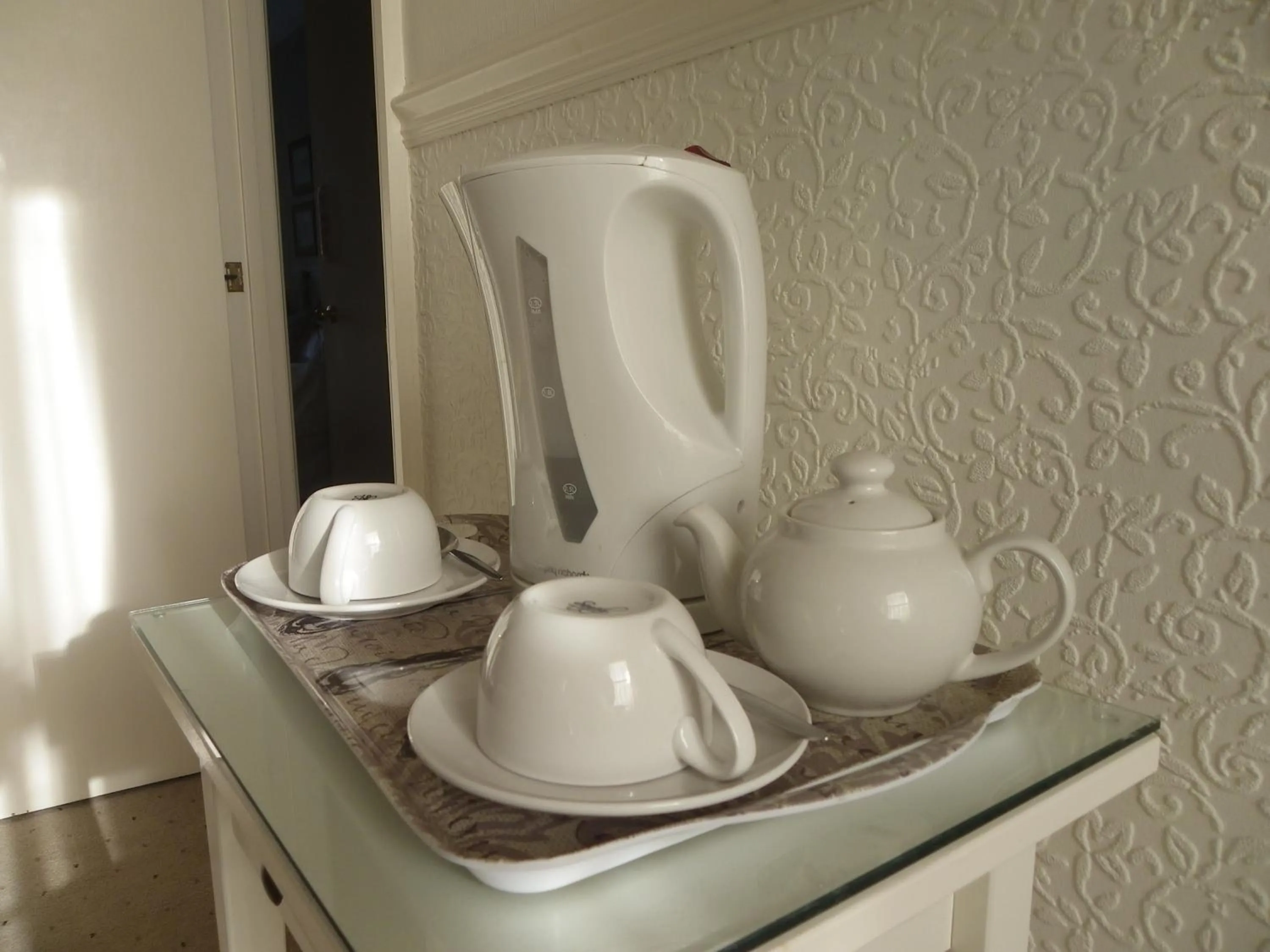 Coffee/tea facilities in Maison Dieu Guest House