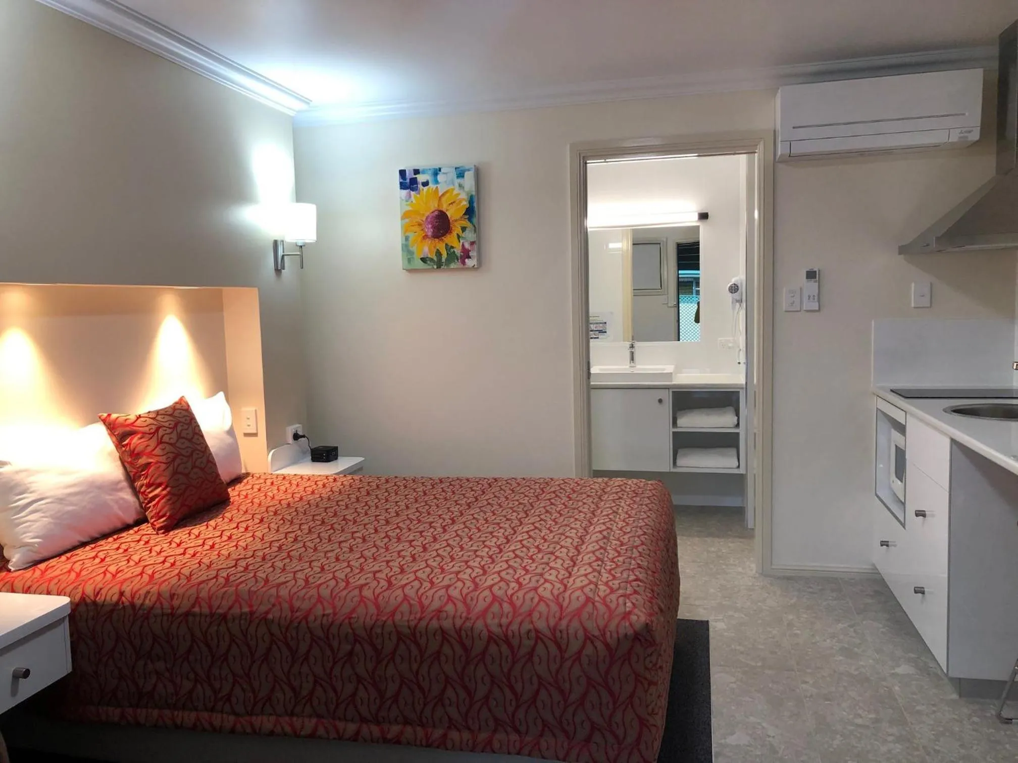 Bedroom, Bed in Motel Carnarvon