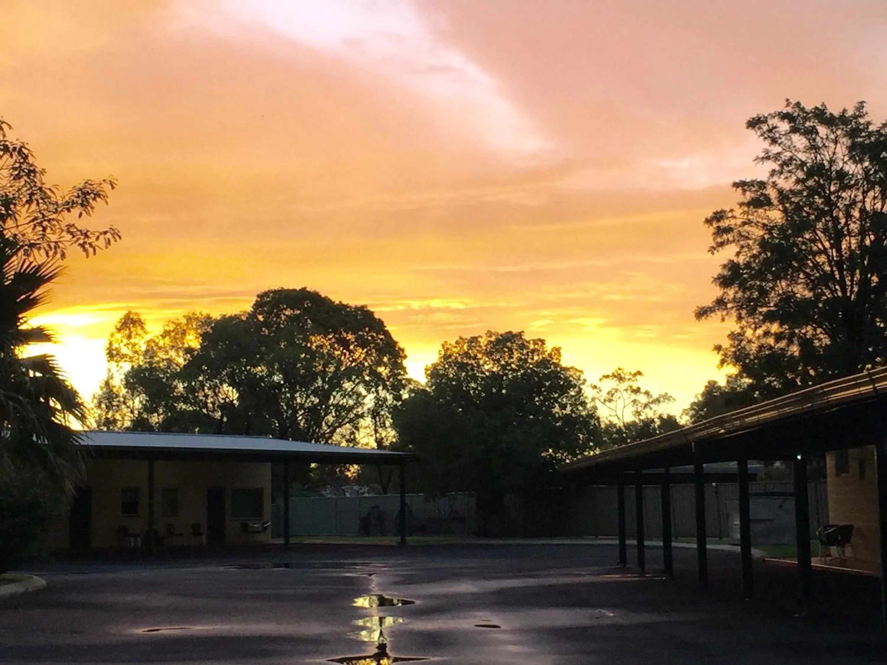 Sunset in Motel Carnarvon
