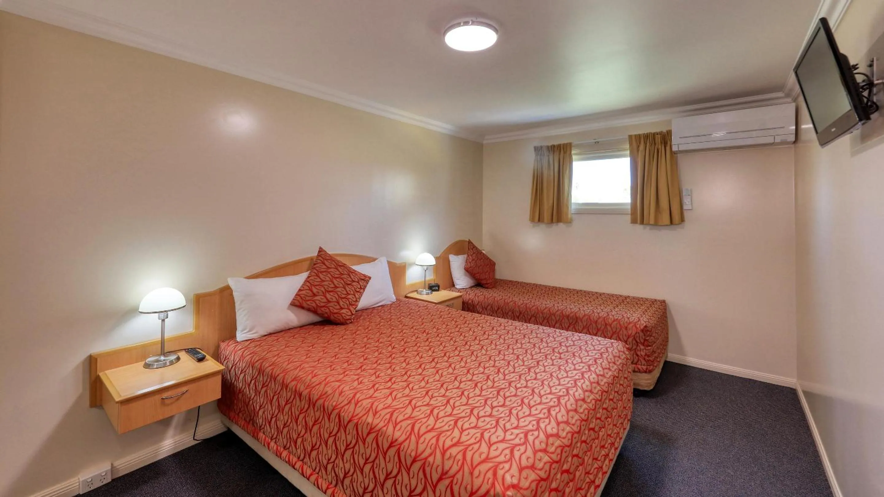 Bed in Motel Carnarvon