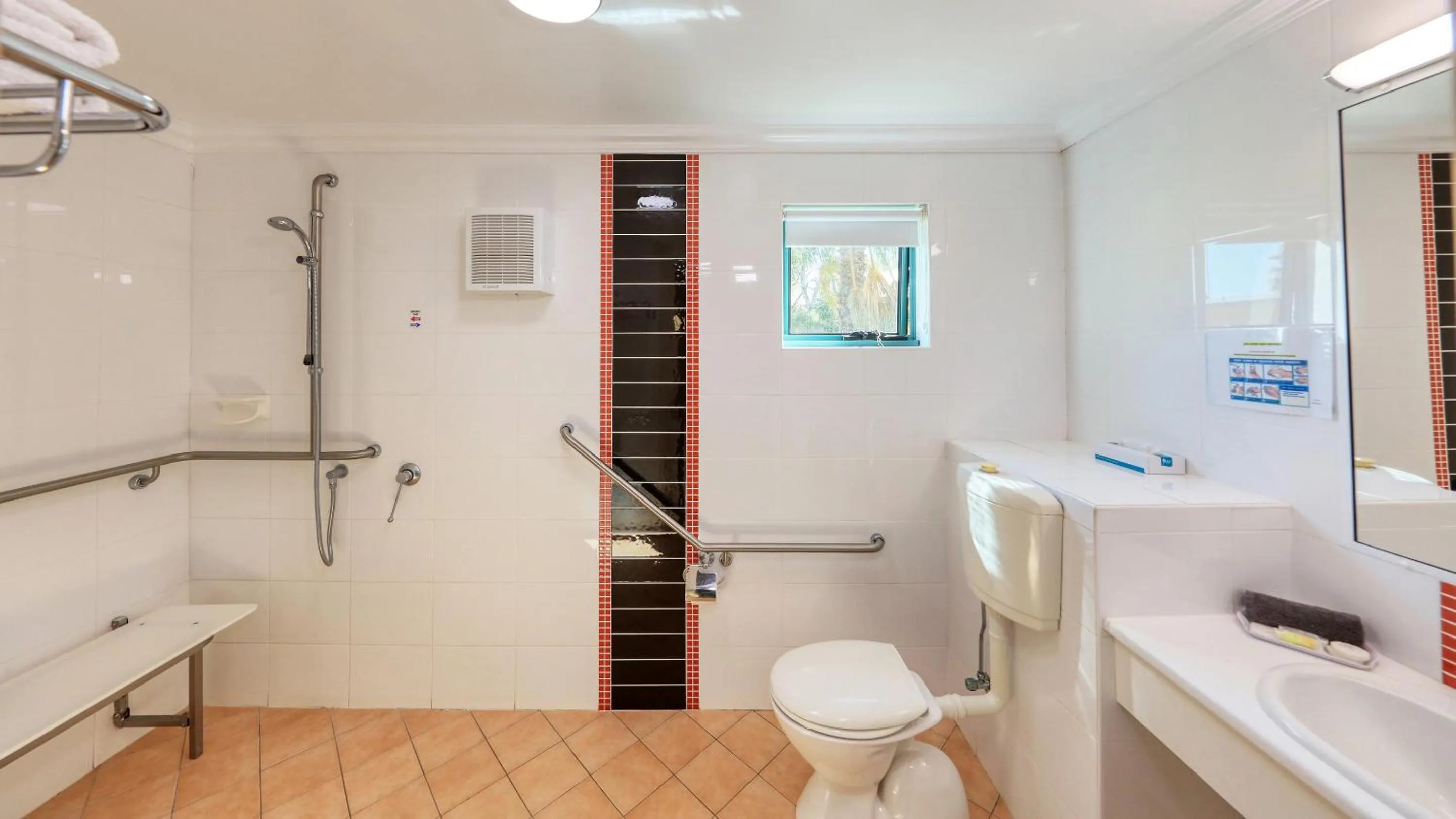 Shower in Motel Carnarvon