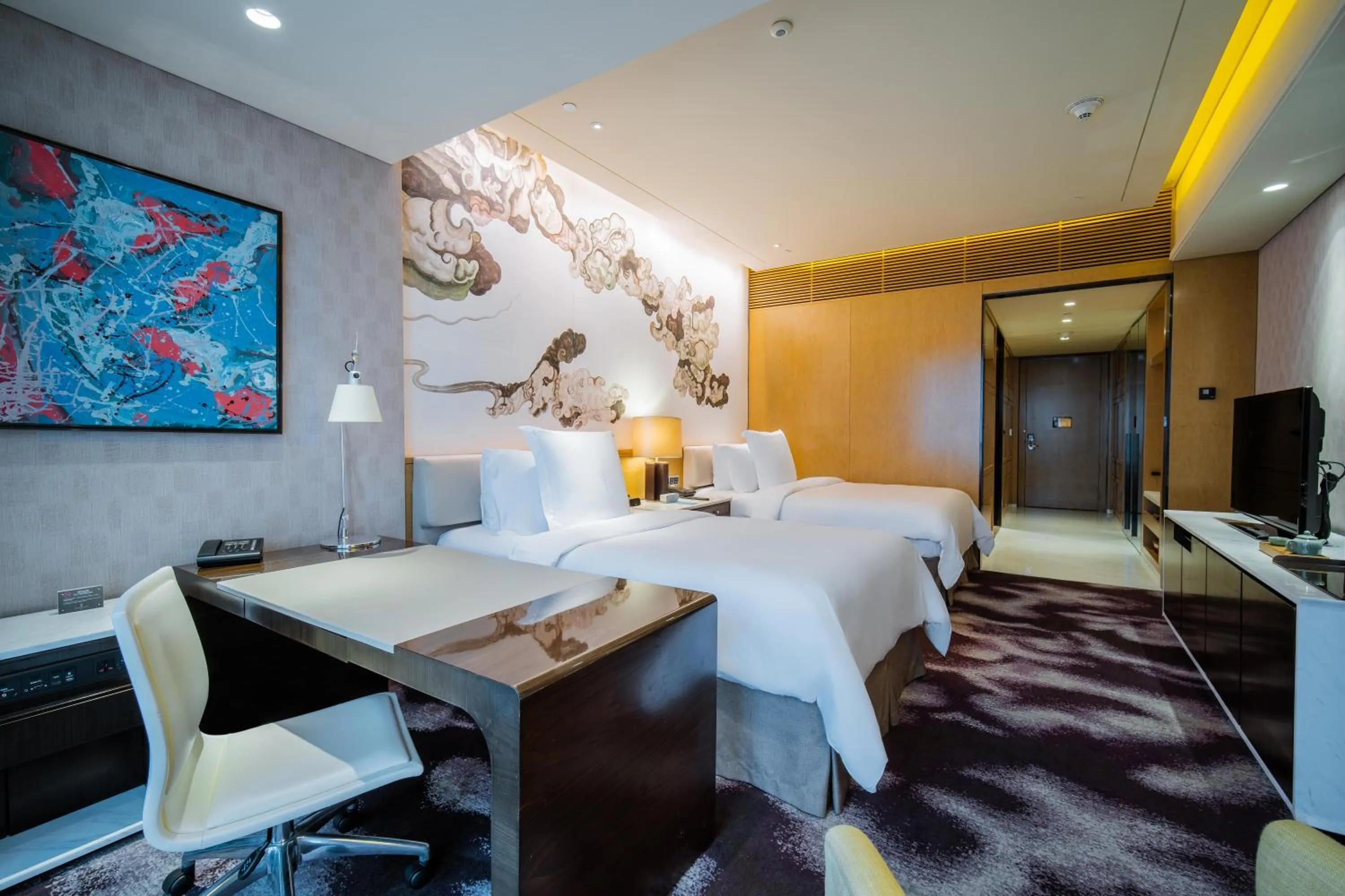 Bedroom, Bed in Four Seasons Hotel Shenzhen