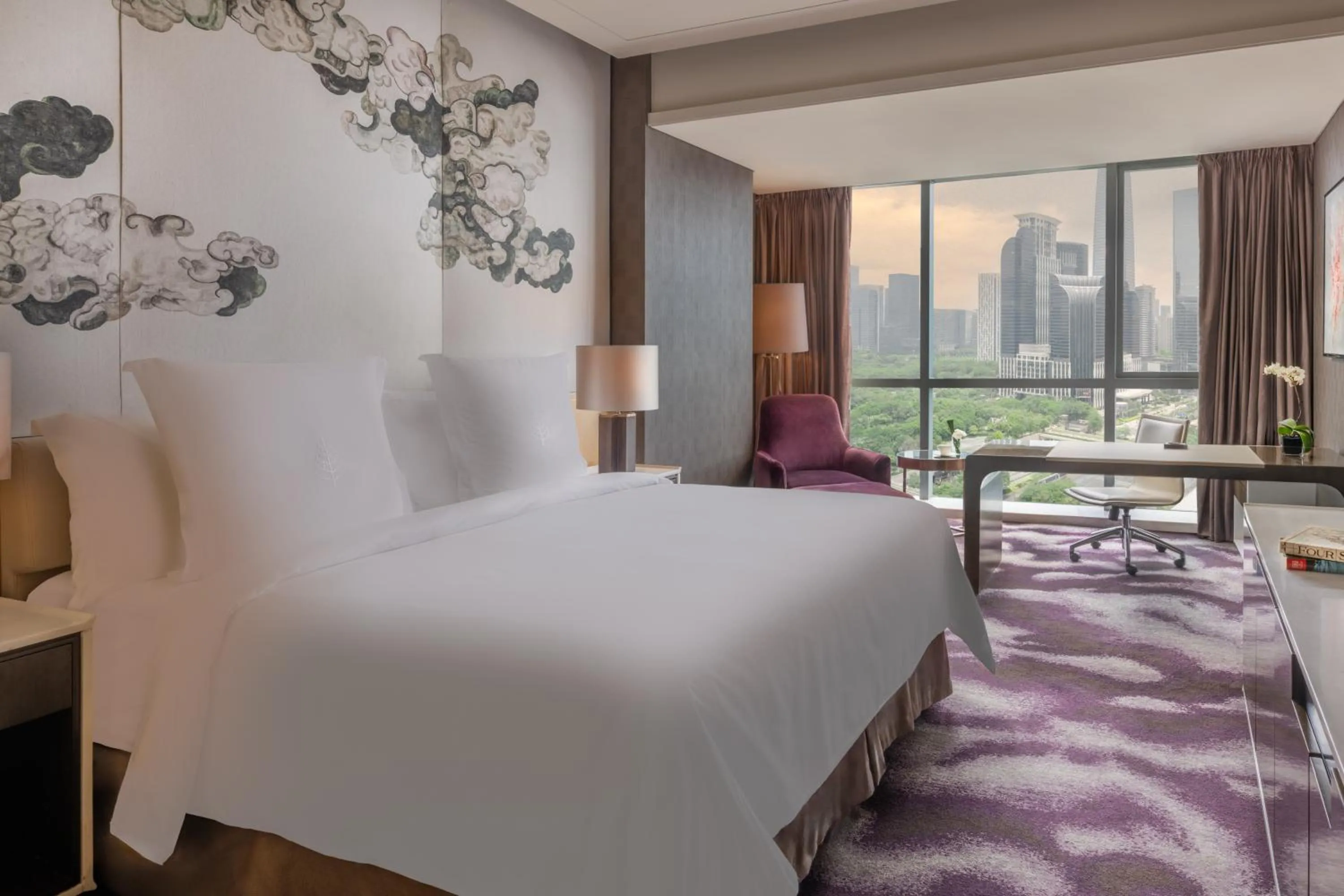 Bedroom, Bed in Four Seasons Hotel Shenzhen