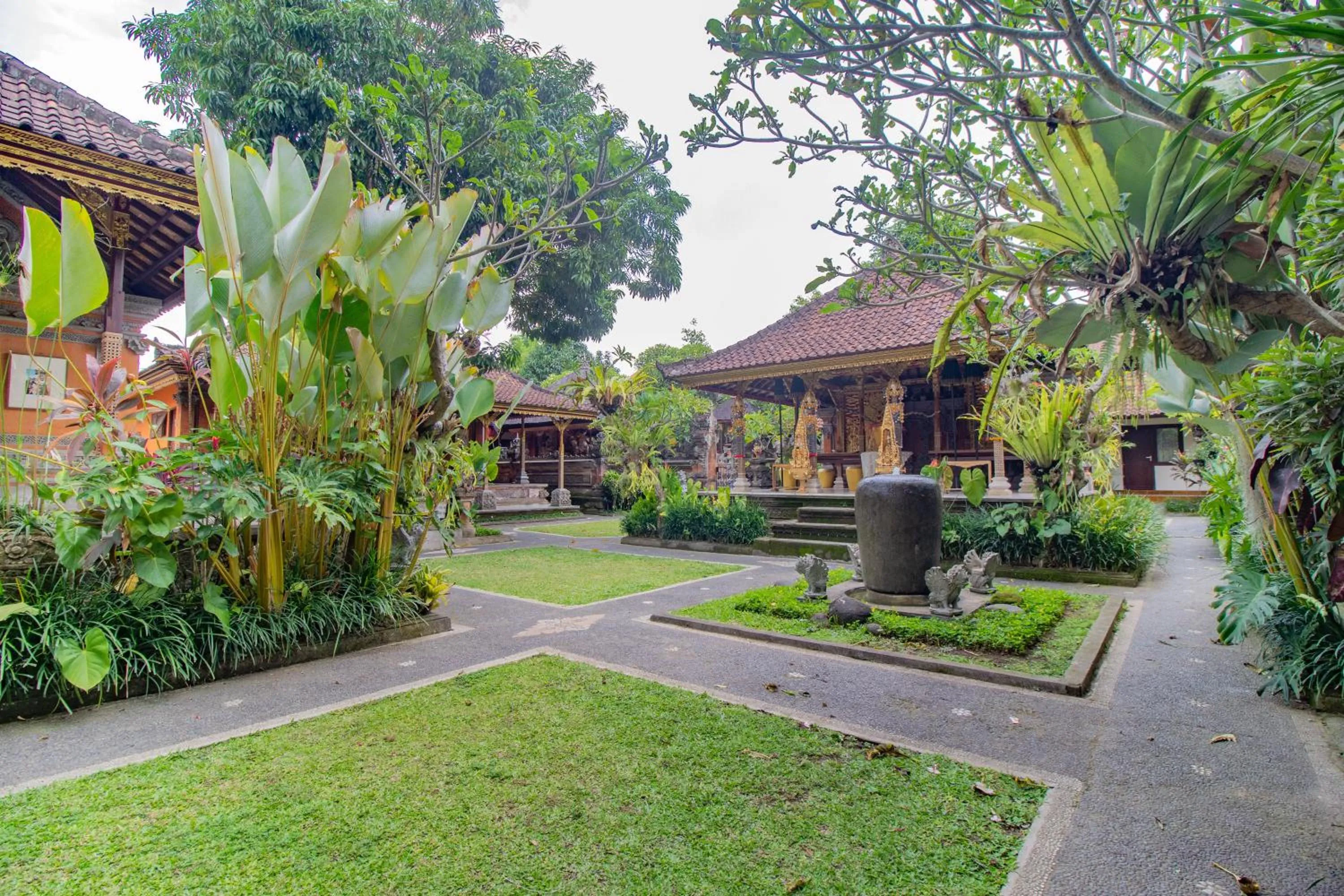 Garden in Puri Anyar Heritage