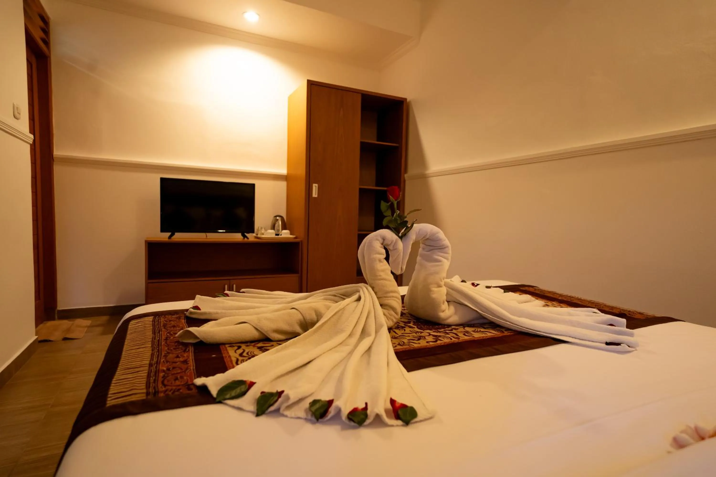 TV and multimedia, Bed in Puri Anyar Heritage