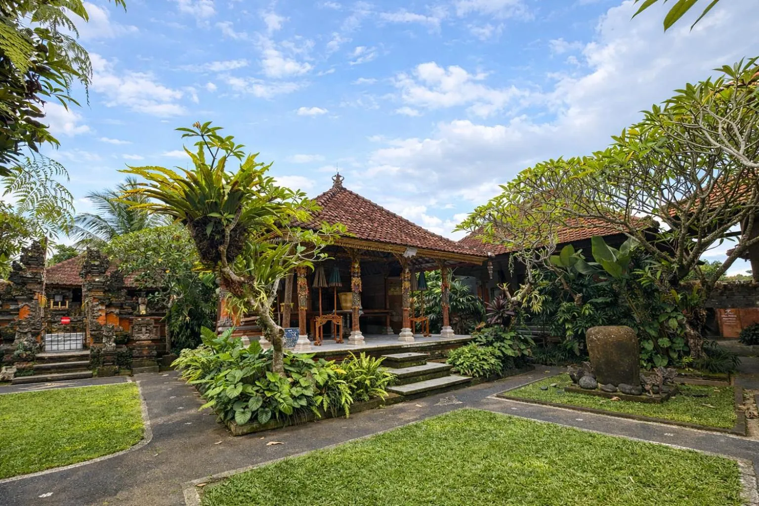 Inner courtyard view in Puri Anyar Ubud