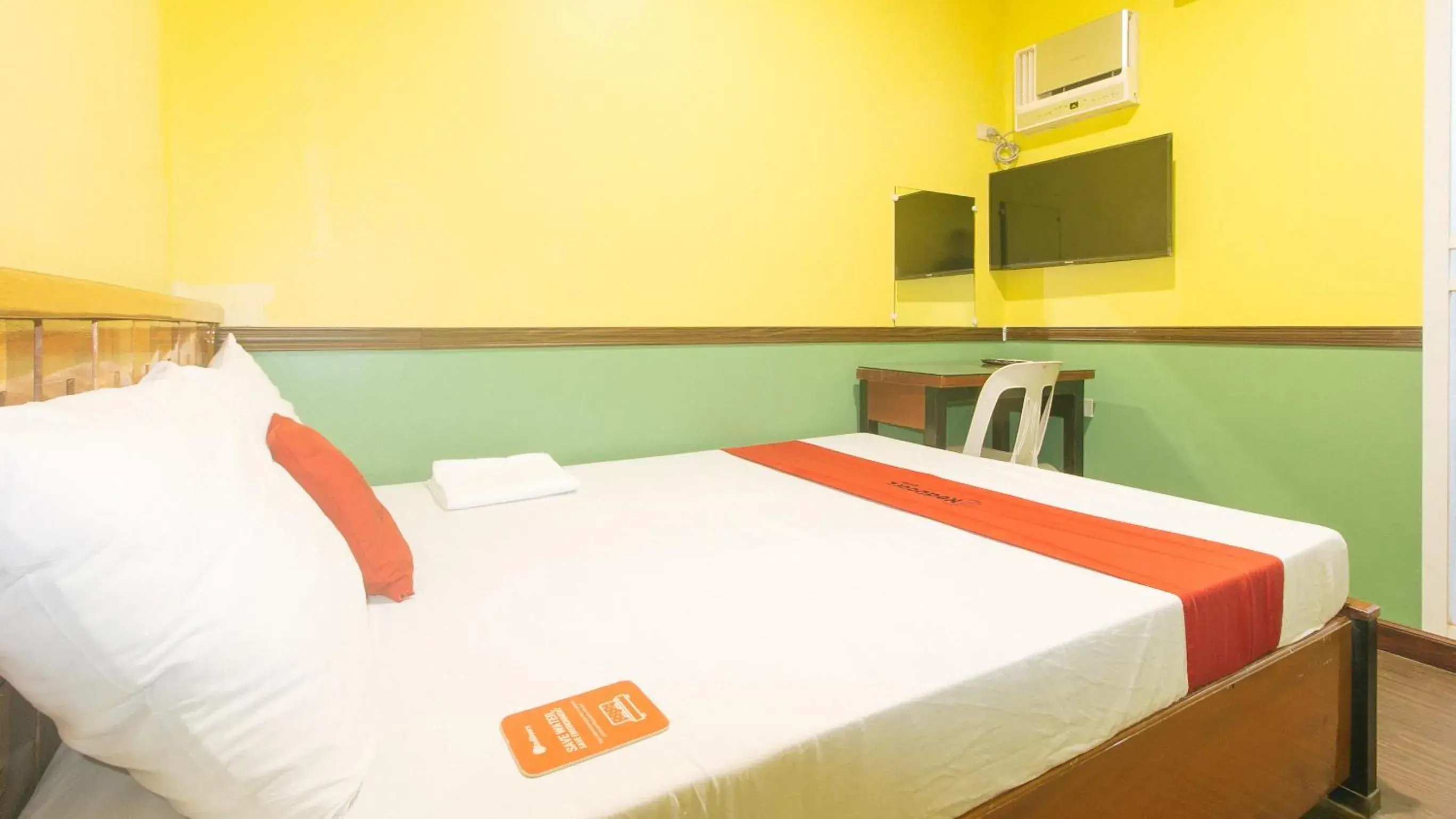 Double Room in RedDoorz @ Camaman-An Cagayan De Oro City Double Room in RedDoorz @ Camaman-An Cagayan De Oro City