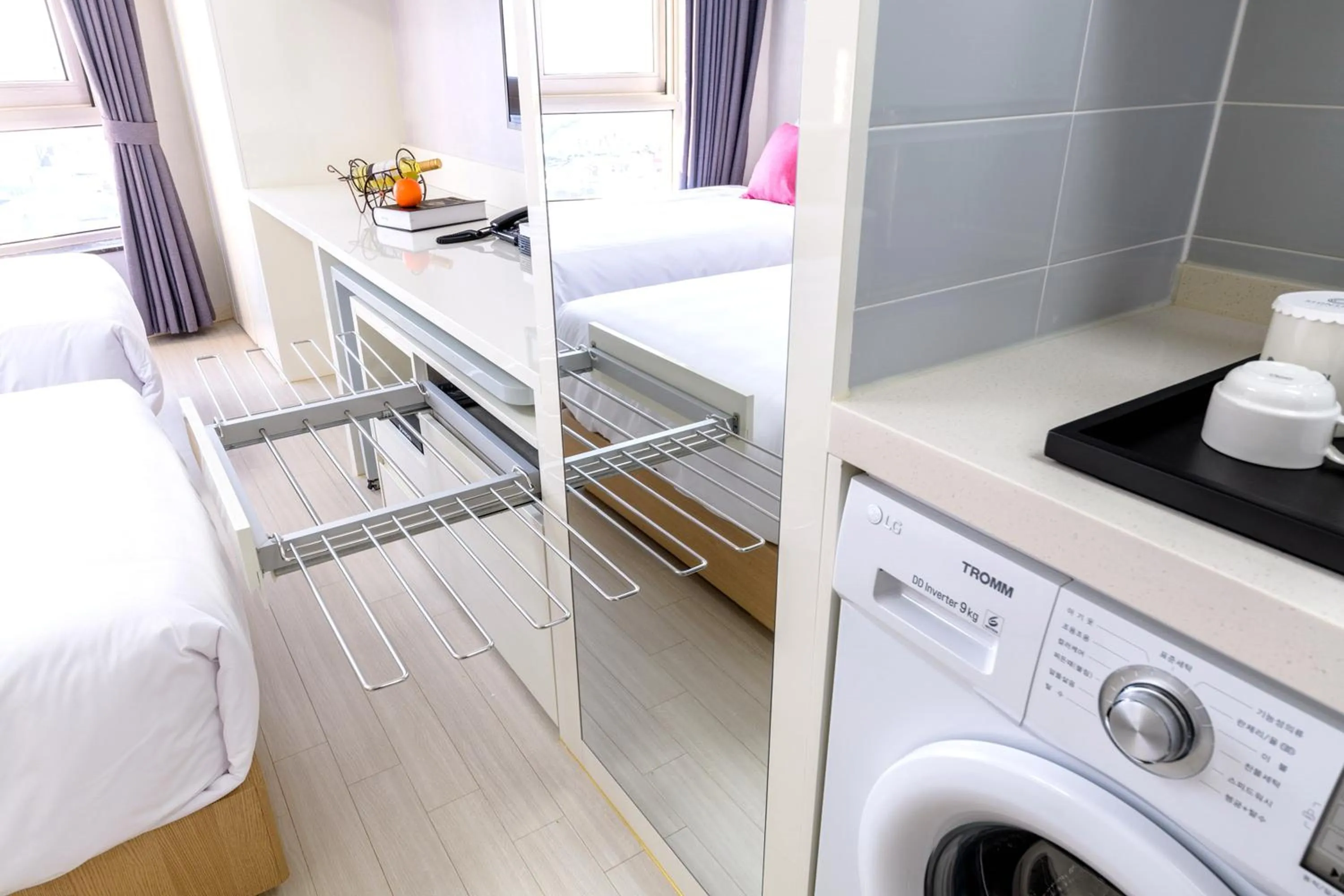 Photo of the whole room, Bed in Shin Shin Hotel Seogwipo