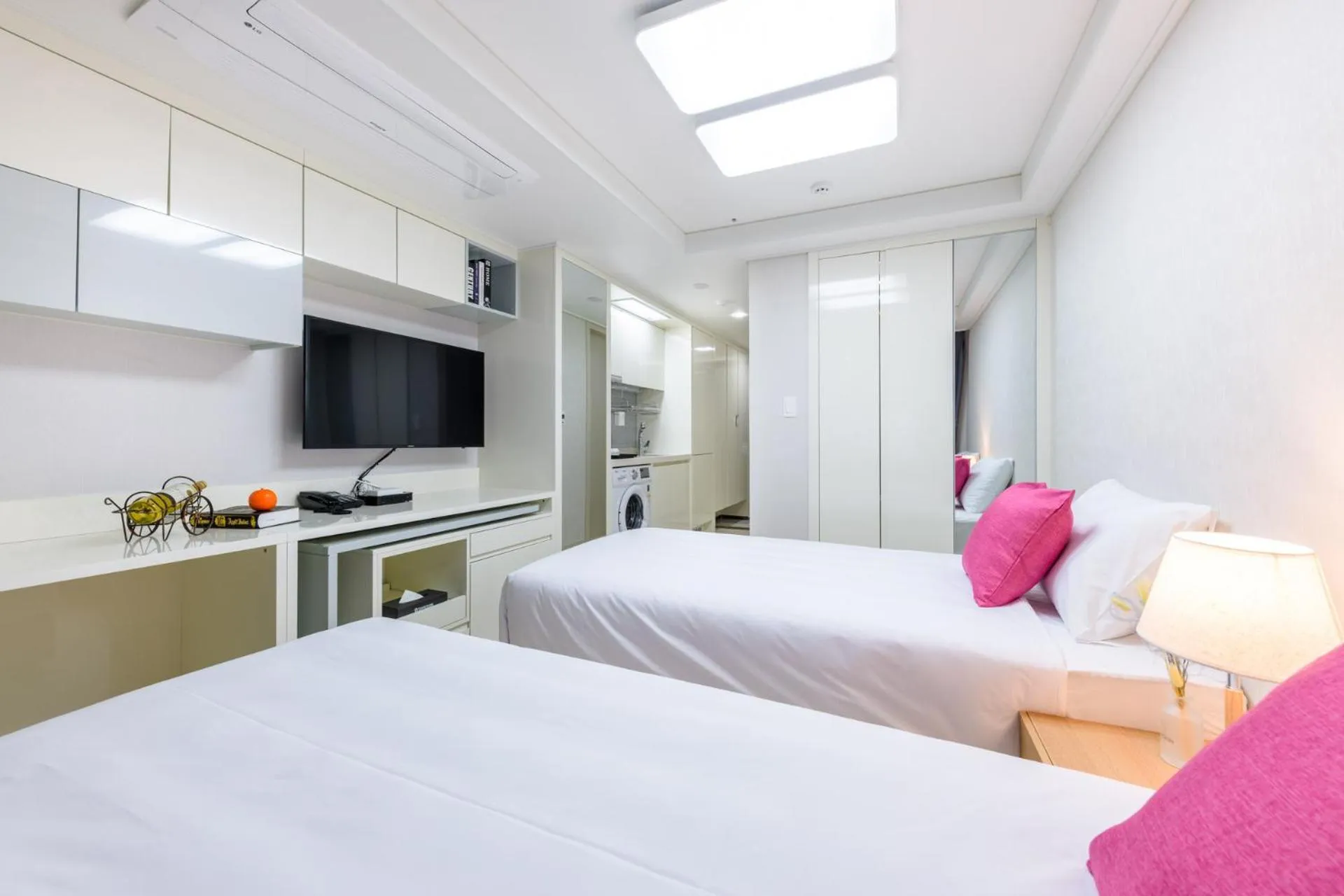 Area and facilities, Bed in Shin Shin Hotel Seogwipo