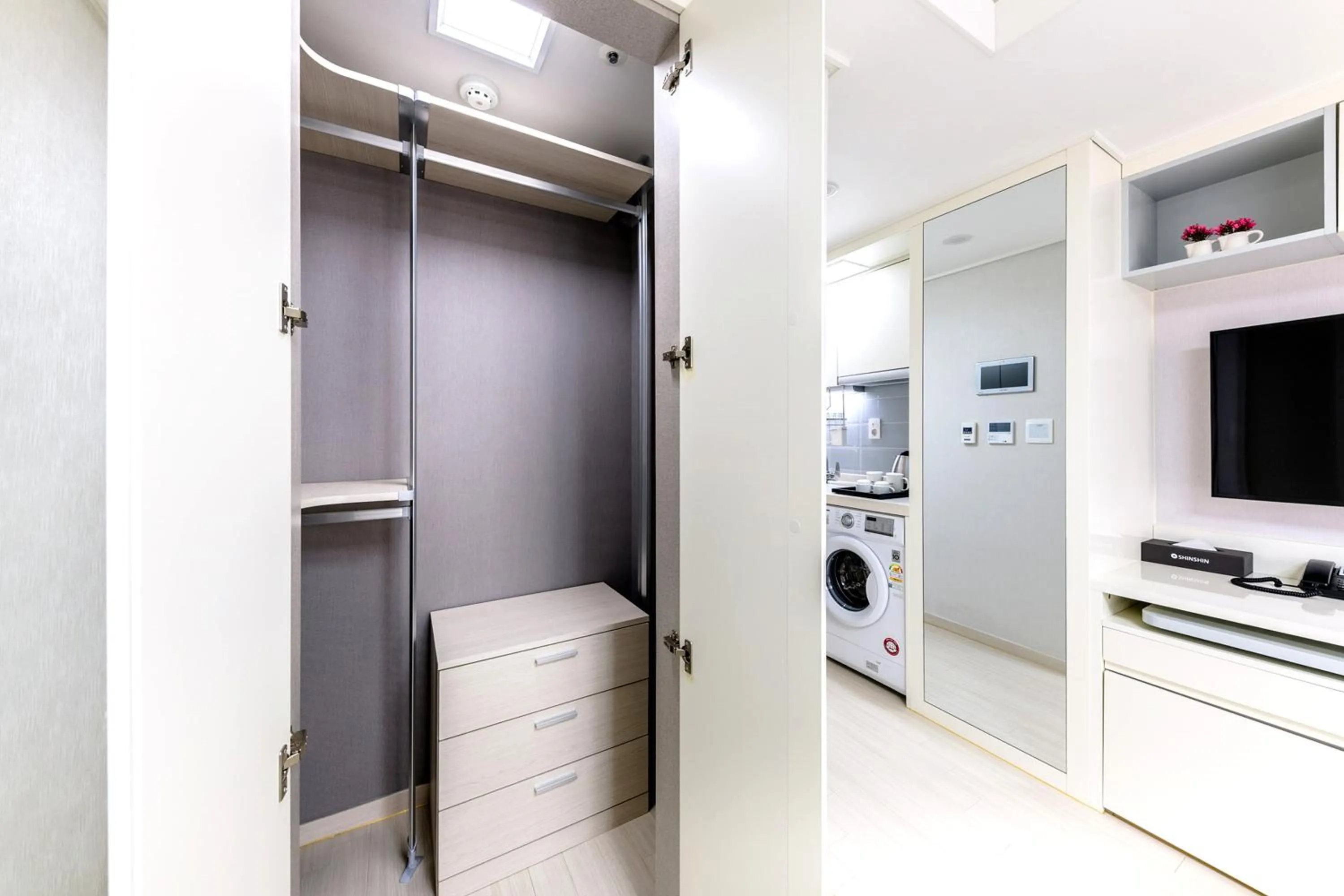 Property building in Shin Shin Hotel Seogwipo