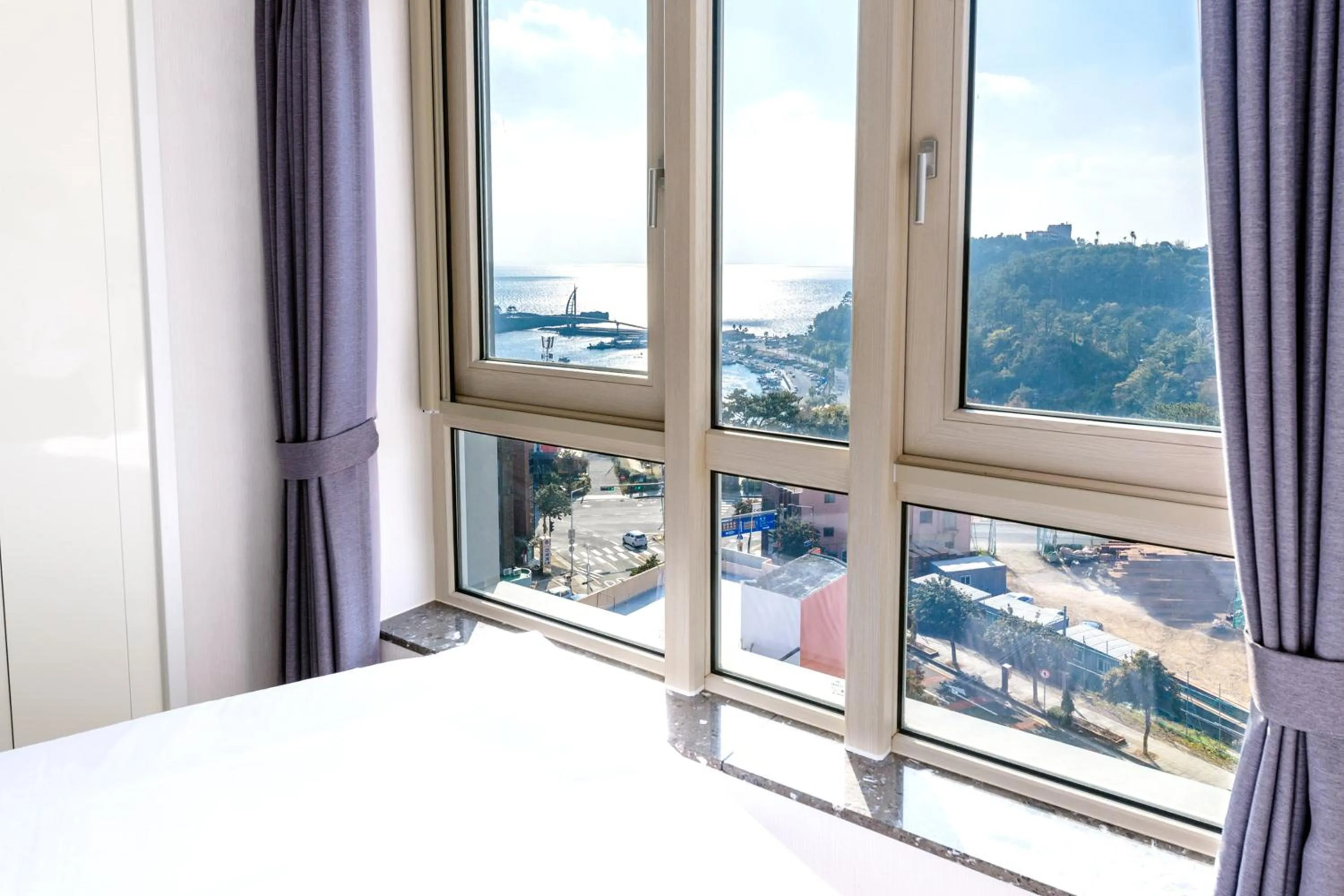 Nearby landmark, Bed in Shin Shin Hotel Seogwipo